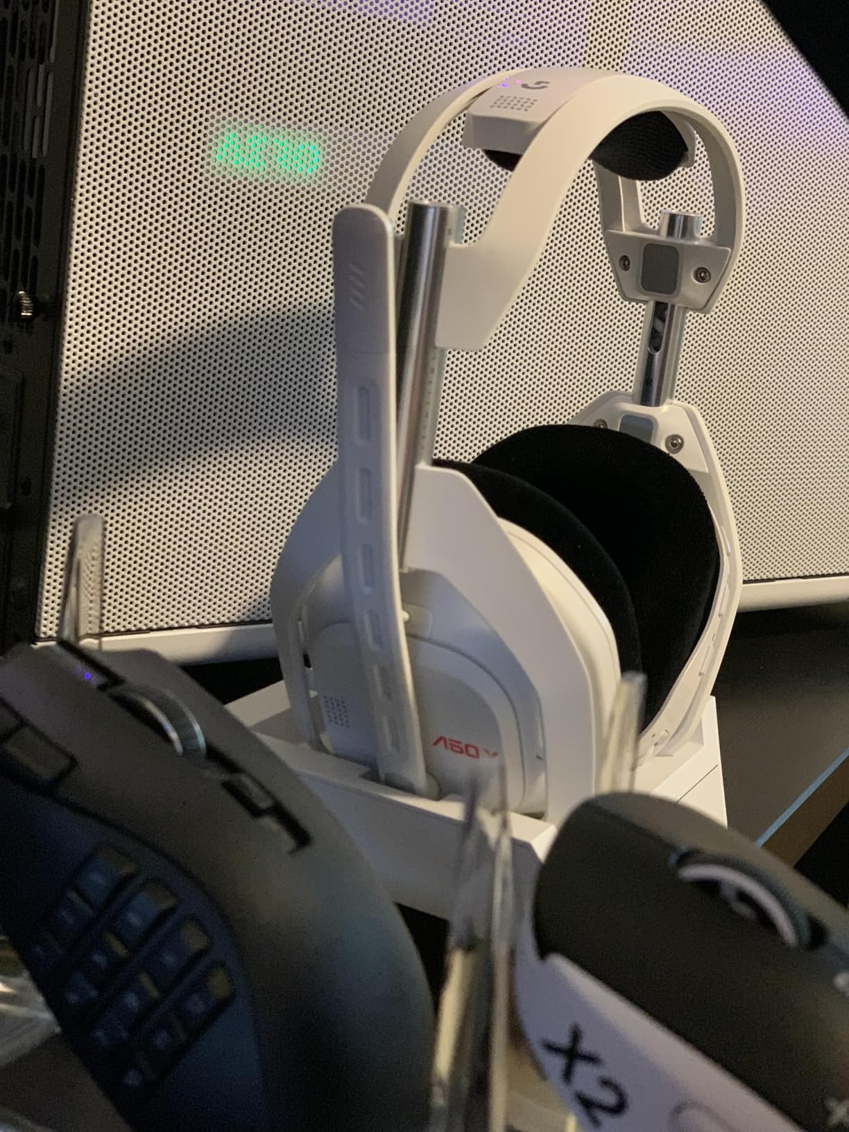 Logitech G Astro A50 X Multi-Platform Wireless Gaming Headset - Black customer photo 1