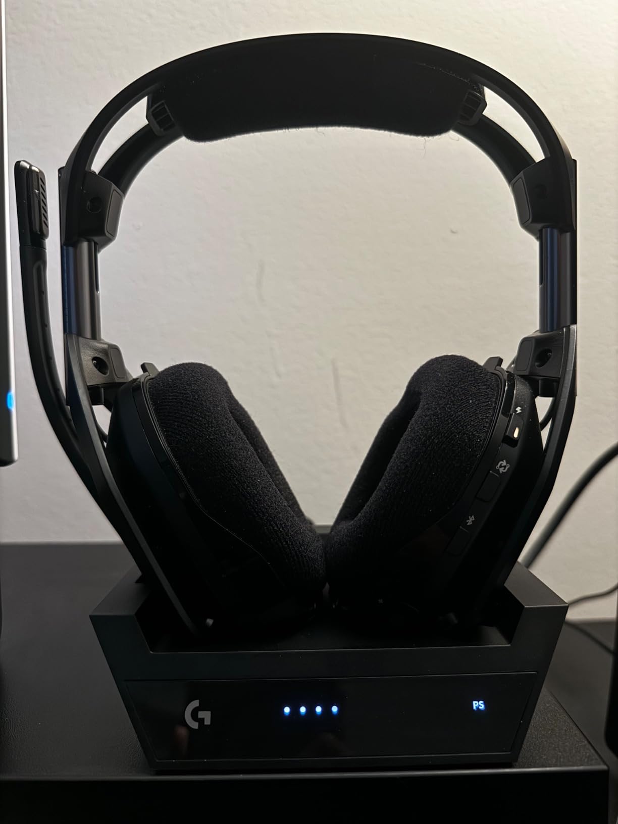 Logitech G Astro A50 X Multi-Platform Wireless Gaming Headset - Black customer photo 2