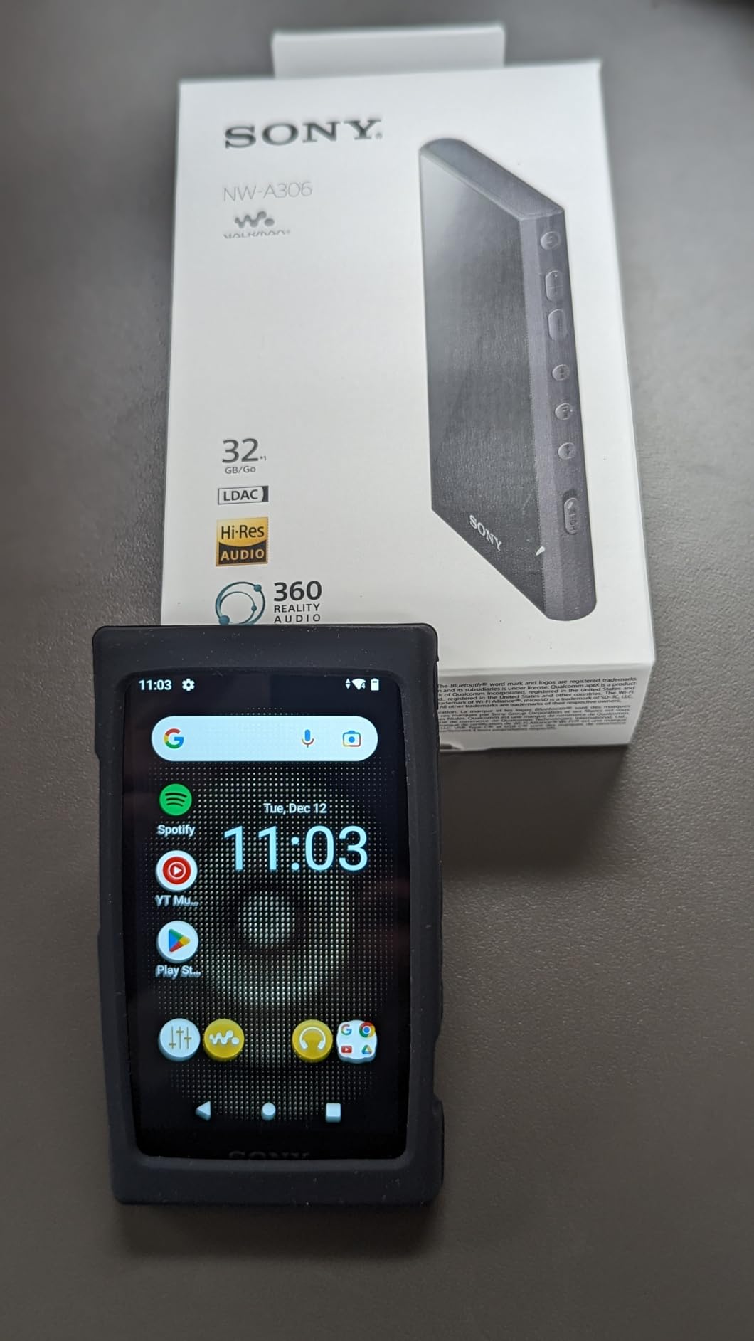 Sony NW-A306 Walkman 32GB Hi-Res Portable Digital Music Player with Android, up to 36 Hour Battery, Wi-Fi & Bluetooth and USB Type-C – Black NW-A306/B, Black customer photo 2