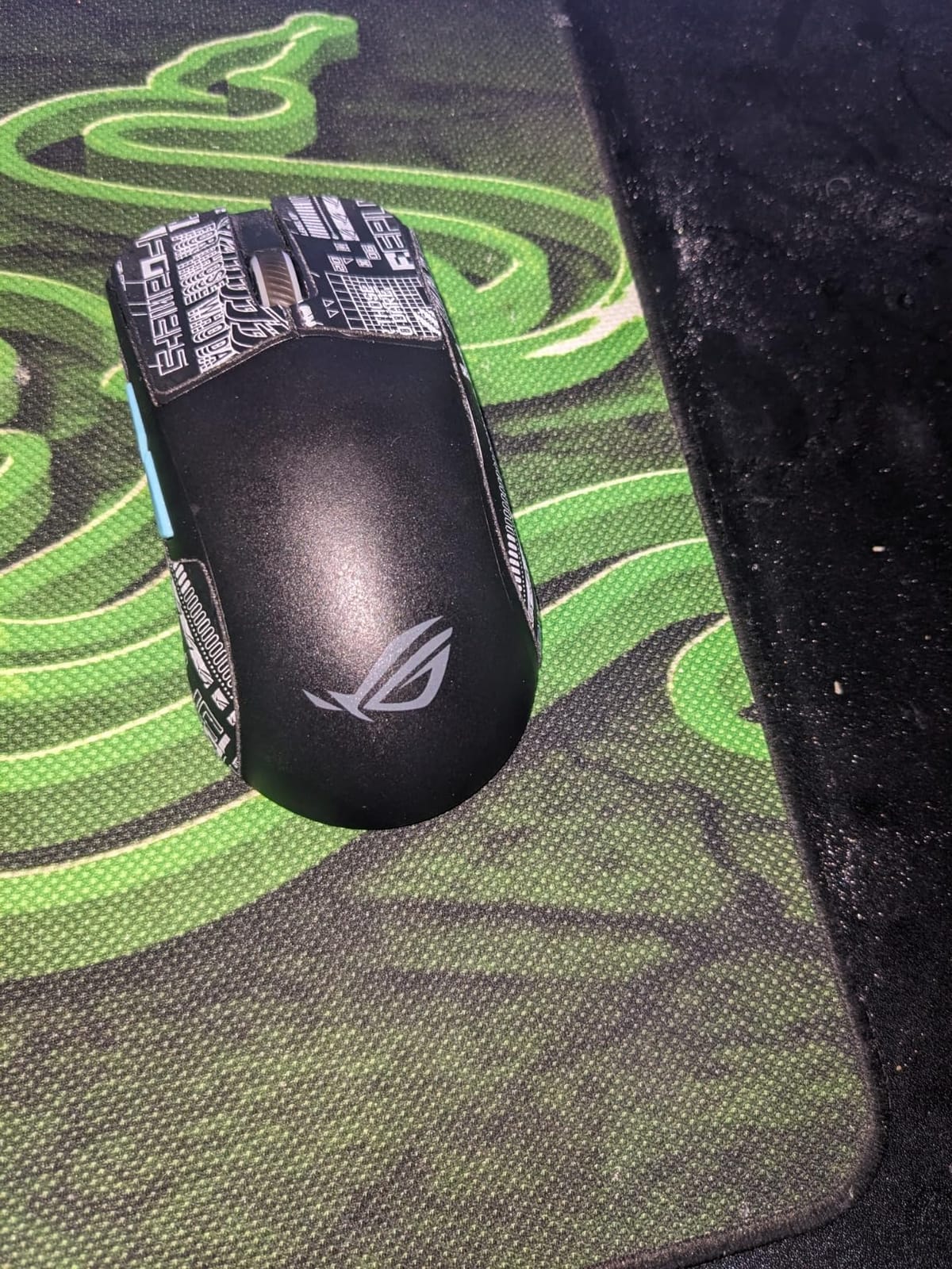 ASUS ROG Harpe Ace Aim Lab Wireless Esports Gaming Mouse – Aim Lab Settings Optimizer, Pro-Tested, Right-Handed, 54g Lightweight, Tri-Mode Connectivity, 36K DPI, 90Hr Battery, PC/Mac Support - Black customer photo 1