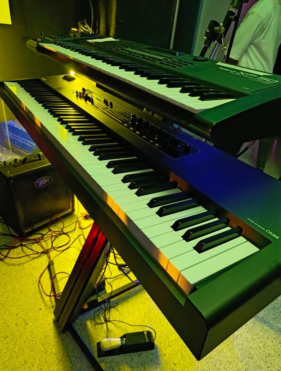 Yamaha CK Series 61-Key Stage Keyboard with Built-In Speakers, Black (CK61) customer photo 2
