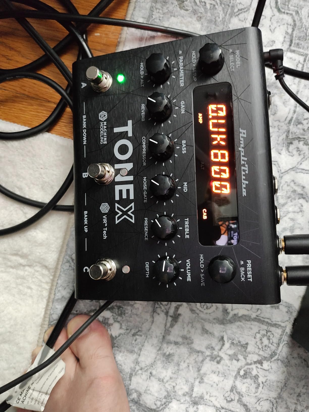 IK Multimedia TONEX Pedal: Stereo multi-effects guitar and bass pedal with 150 Presets, 15 Pre/Post FX, Tuner, Tap Tempo, Headphone Out, Software Player and Editor customer photo 1
