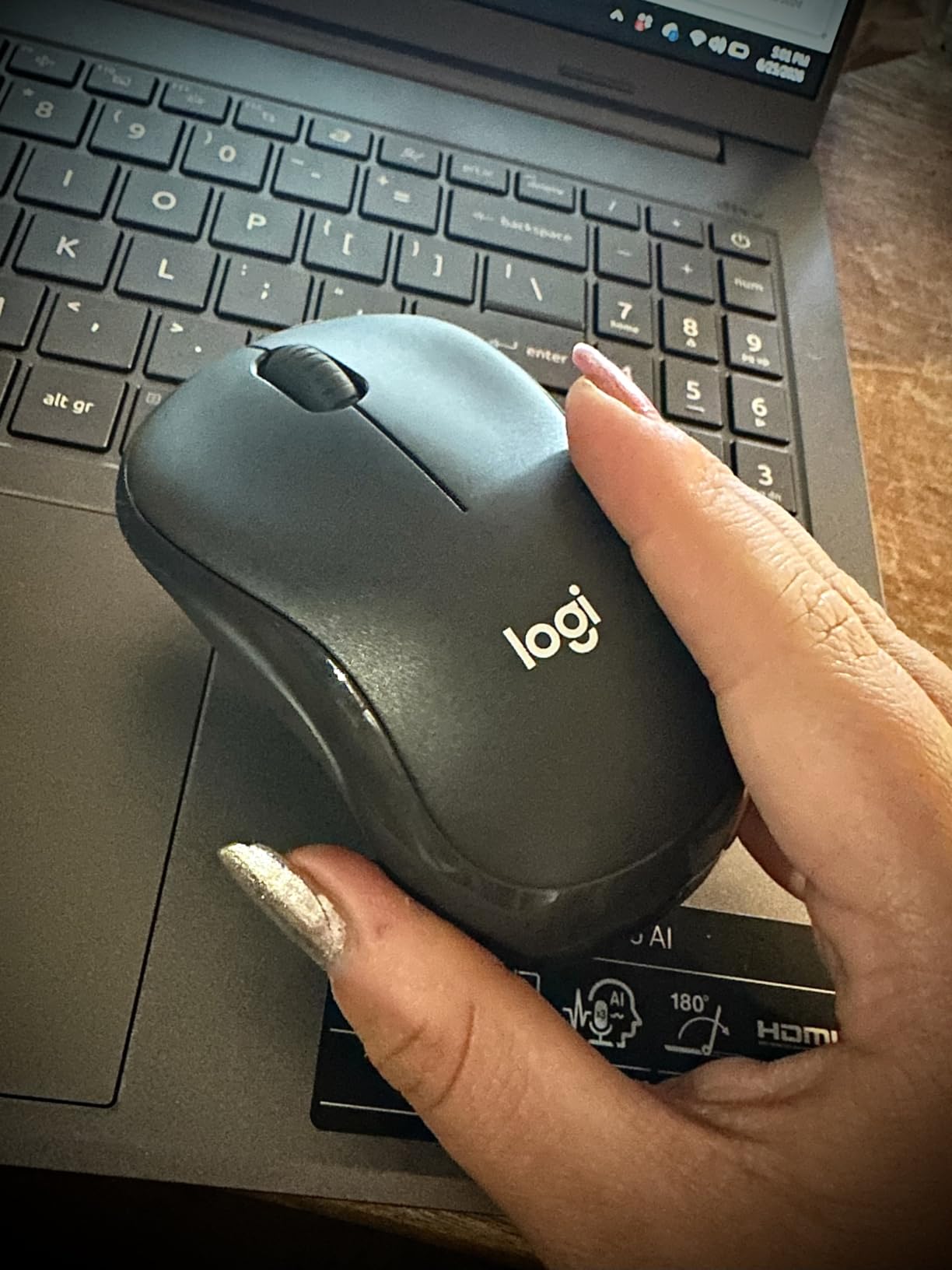 Logitech M240 Compact Silent Bluetooth Wireless Mouse - Off White customer photo 2
