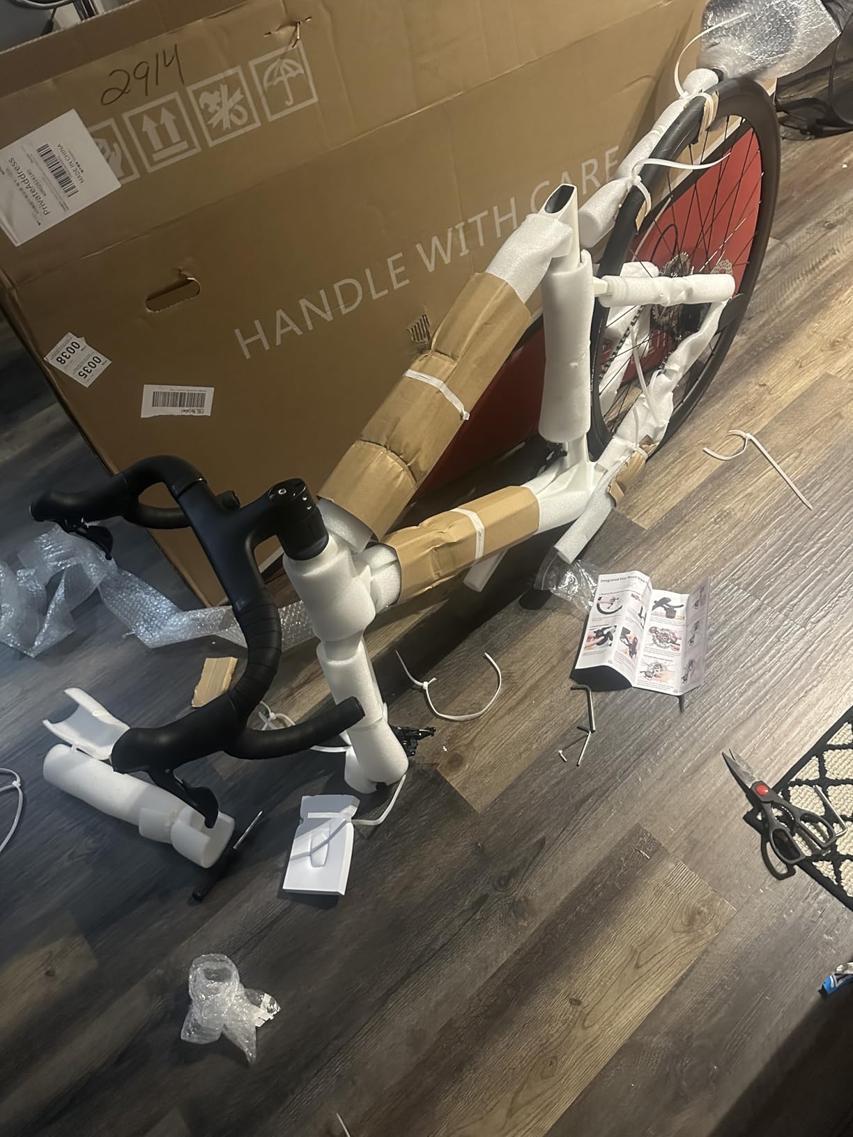 SAVADECK Carbon Disc Road Bike, Integrated Design Racing Bicycle Carbon Frame Carbon Fork with Shimano SORA R3000 Derailleur System 18 Speed Disc Brake Road Bike for Men or Women. customer photo 1