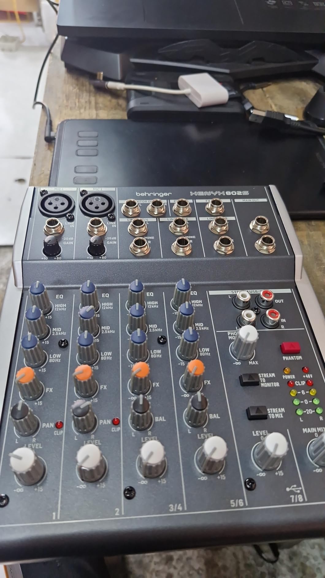Behringer XENYX 802S Premium Analog 8-Input Mixer with USB Streaming Interface customer photo 1