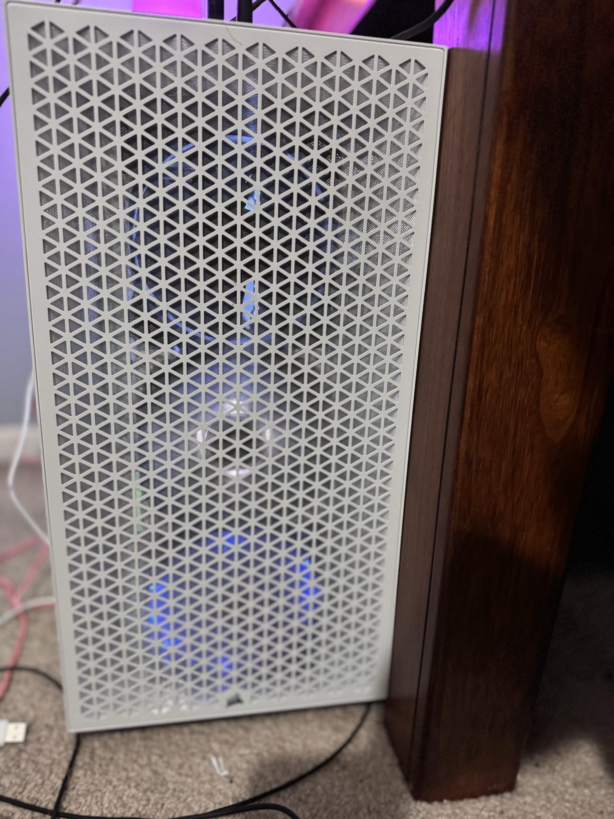 Corsair 3000D Airflow Mid-Tower PC Case – 3-Pin Fans – Four-Slot GPU Support – Fits up to 8X 120mm Fans – High-Airflow Design – White customer photo 1