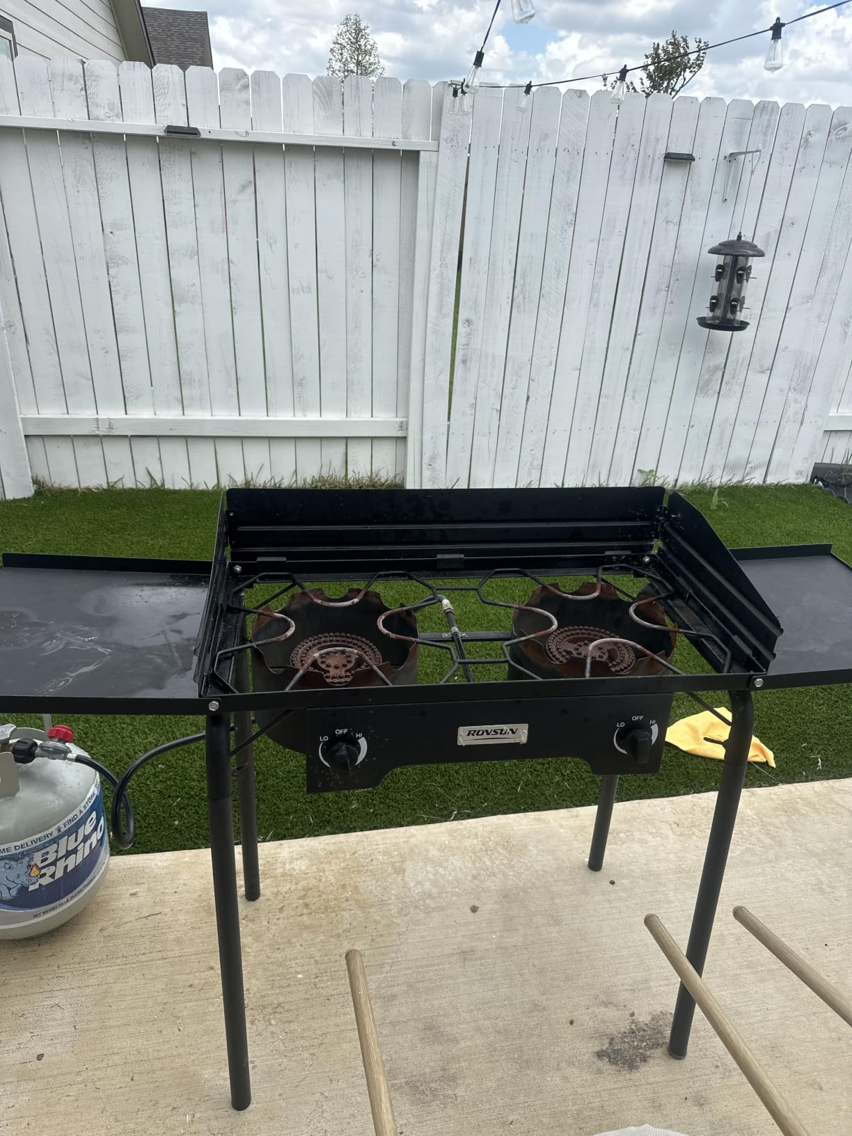 ROVSUN 2 Burner Gas Stove with Side Shelves, 150,000 BTU Portable Propane Stove with Removable Legs, Wind Panels & Regulator for Camping Home Backyard Cooking Brewing Canning Turkey Frying customer photo 1