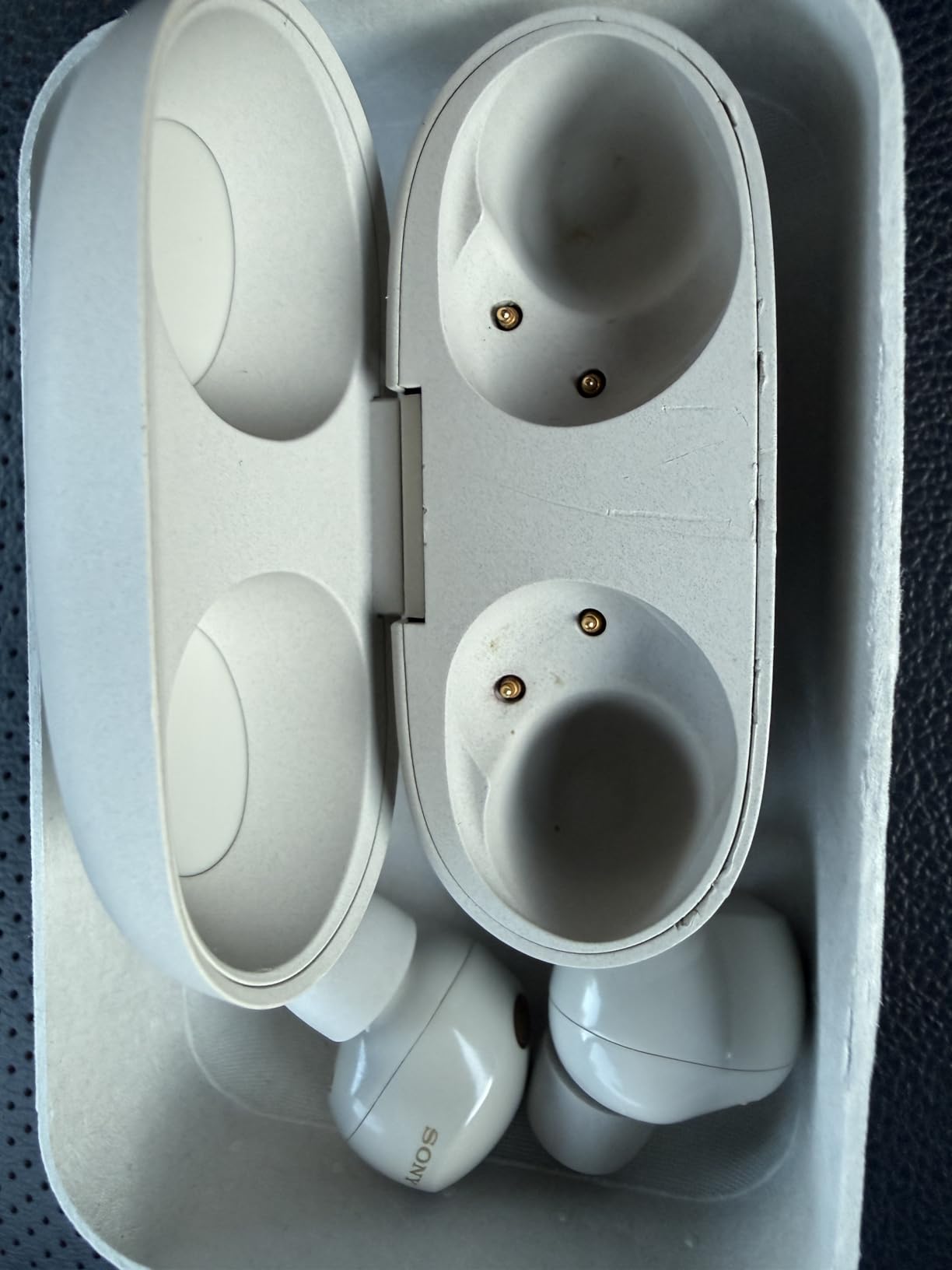 Sony WF-1000XM5 Premium Noise Cancelling Truly Wireless Earbuds, Silver customer photo 1