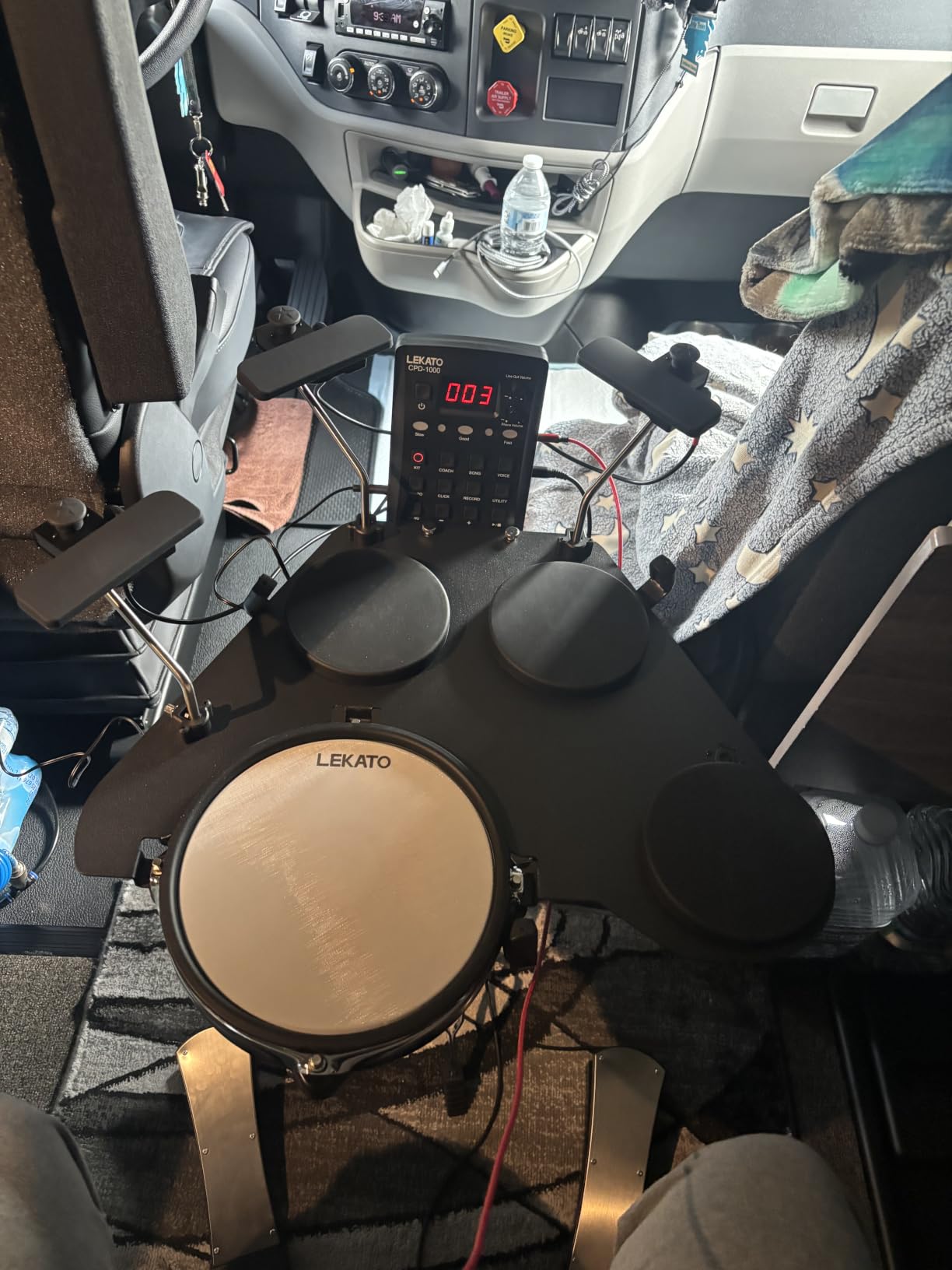 LEKATO Electronic Drum Set, Portable Electric Drum Set for Beginner with Quiet Mesh Snare Drum Pads, 220+ Sounds, USB MIDI, 2 Switch Pedal, Electric Drum Kit with Sticks, Travel Bag customer photo 1