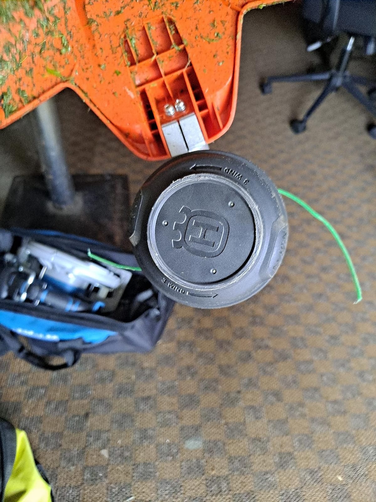 Husqvarna WeedEater 320iL Weed Eater, 16-Inch, with 4 Ah Battery & Charger customer photo 2