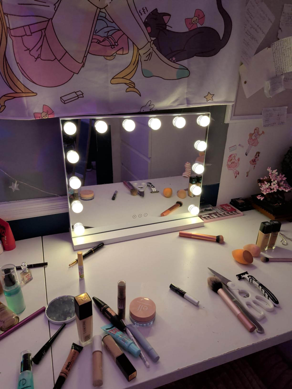 Vanity Mirror with Lights Lighted Makeup Mirror with Dimmable LED Bulbs,3 Color Lighting Modes,USB Charging Port Touch Control,Sturdy Metal Frame Design,White (50x40cm, 4.70) customer photo 2
