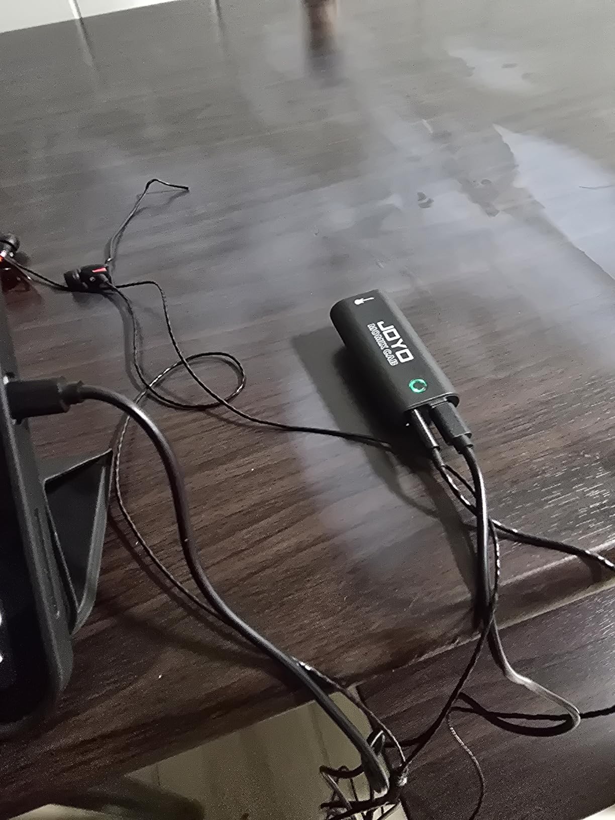 JOYO Guitar Audio Interface for Phone, Direct Monitoring with 6.35mm Input & 3.5mm Headphone Out, USB-C & Lightning Plug & Play, Portable Pocket Size (MOMIX CAB) customer photo 2