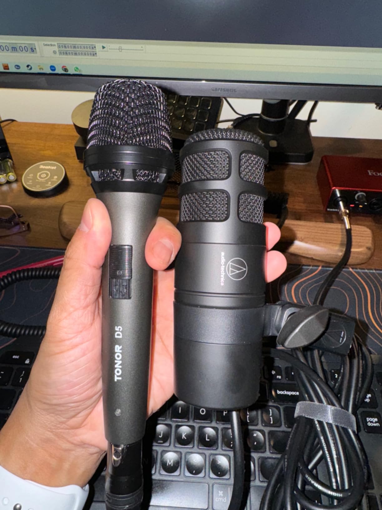 TONOR Professional Vocal Microphone for Singing, Dynamic Wired Karaoke Mic customer photo 1