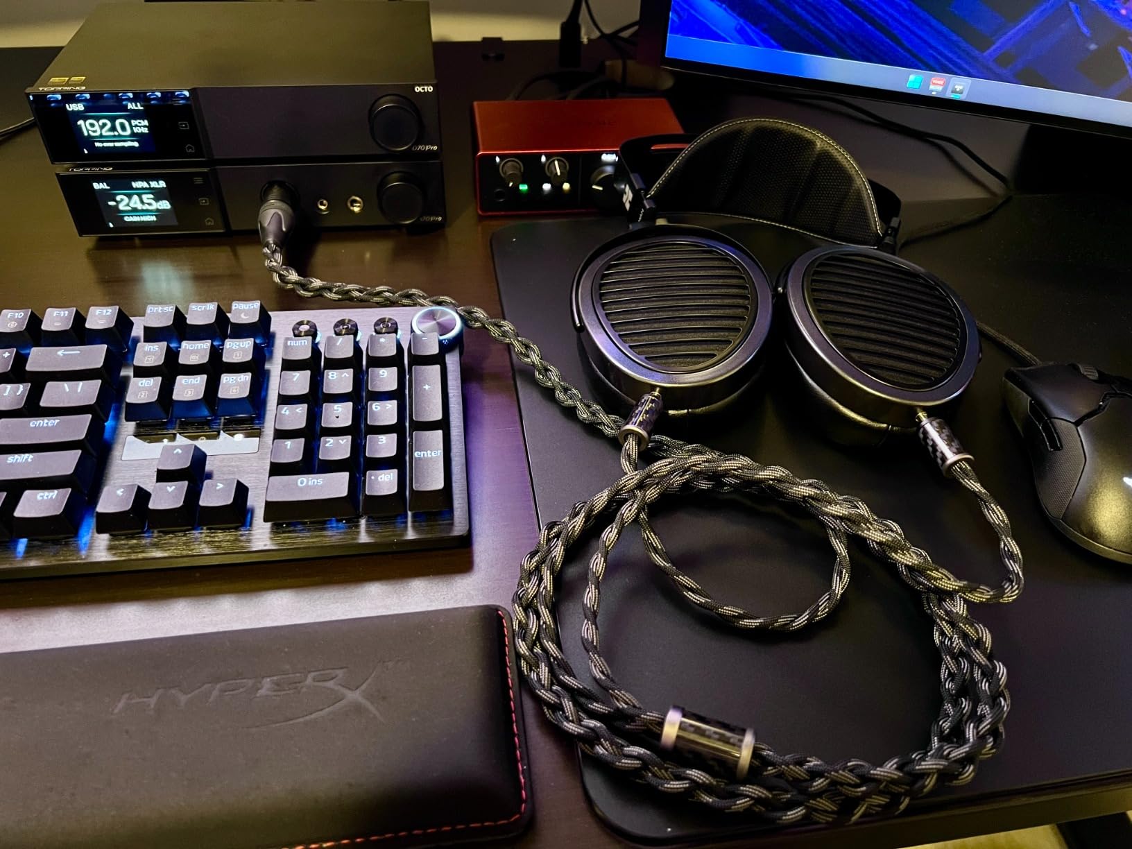 Topping D70 Pro OCTO DAC - 8X CS43198 Bluetooth 5.1 LDAC Aurora UI Colour Display RCA & XLR Output HiFi Decoder with Remote Control (Black) customer photo 1