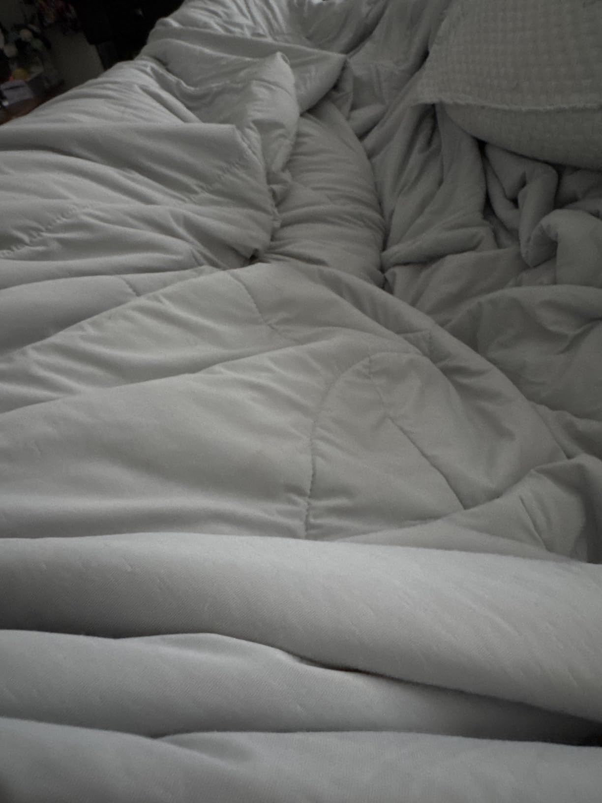 Bedsure Cooling Comforter Blankets for Hot Sleepers, All Season, Queen customer photo 2