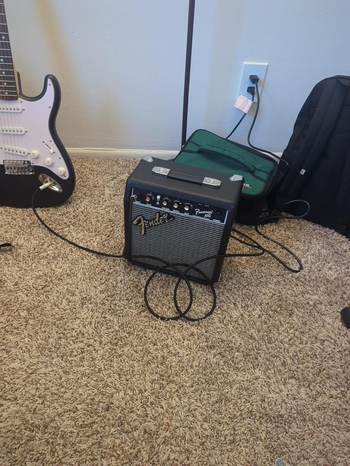 Fender Squier Debut Series Stratocaster Electric Guitar, Beginner Guitar, with 2-Year Warranty, Includes Free Lessons, 2-Color Sunburst with Matte Finish customer photo 1