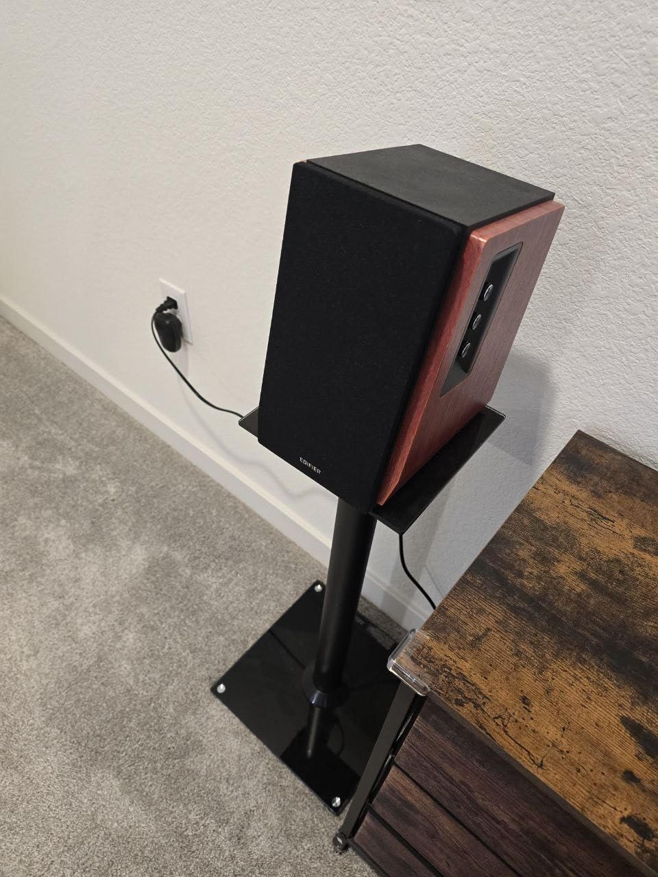 Edifier R1700BT Bluetooth Bookshelf Speaker - Active Near-Field Studio Monitors - Powered Speakers 2.0 Setup Wooden Enclosure 66w RMS (Black) customer photo 1
