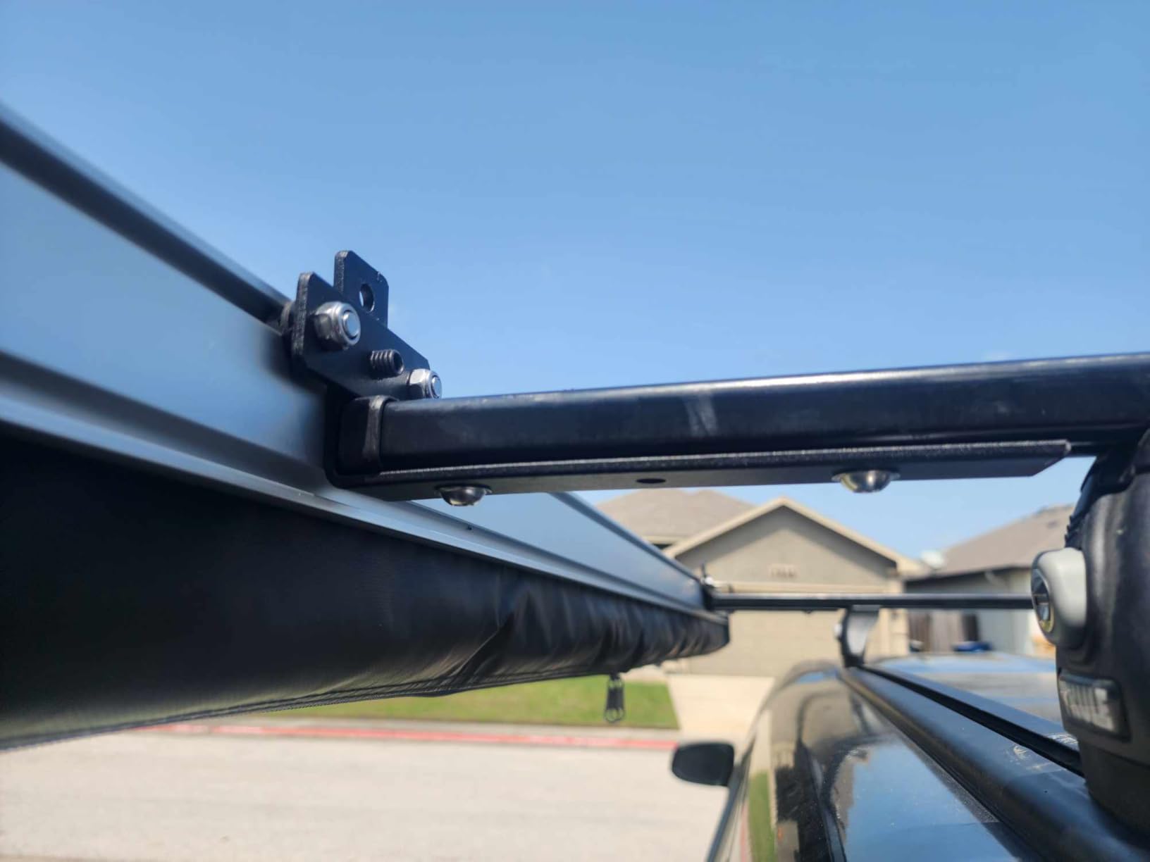 JOYTUTUS Vehicle Awning 6.6'x8.2' Roof Rack Pull-Out Sun Shade UV50+, Weatherproof 4x4 Side Sunshade for Camping, Car Awning with Adjustable Hardware, Quick Set-up, Compatible with SUV/Truck/Van/Jeep customer photo 1