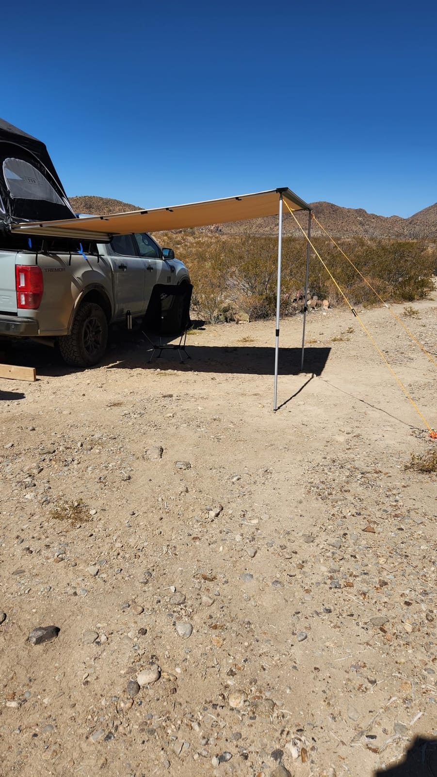 JOYTUTUS Vehicle Awning 6.6'x8.2' Roof Rack Pull-Out Sun Shade UV50+, Weatherproof 4x4 Side Sunshade for Camping, Car Awning with Adjustable Hardware, Quick Set-up, Compatible with SUV/Truck/Van/Jeep customer photo 2