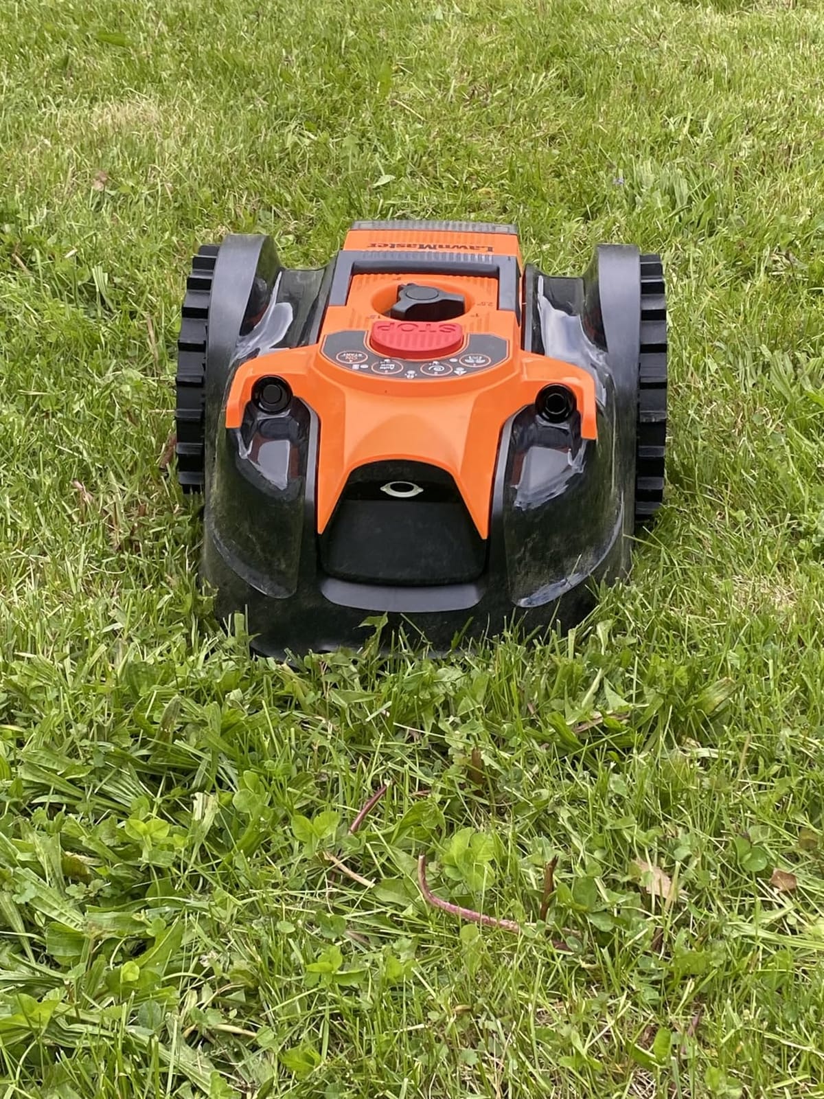 LawnMaster OcuMow Perimeter Wire Free Robot Lawn Mower Cuts Small Lawns 1000-2000 Square Feet with Optical Navigation, Obstacle Avoidance, Low Noise and No Go Functiont customer photo 2