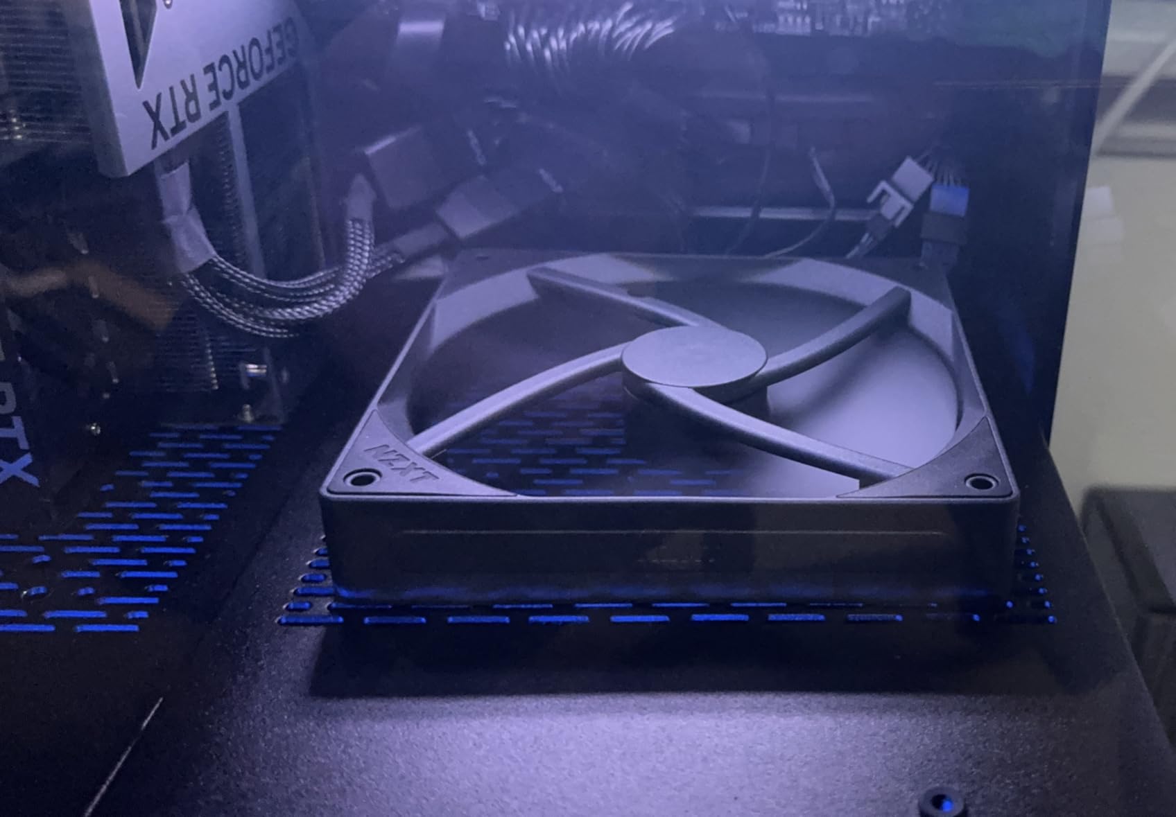 NZXT F120P - 120mm Static Pressure PC Case Fan - Black customer photo 2