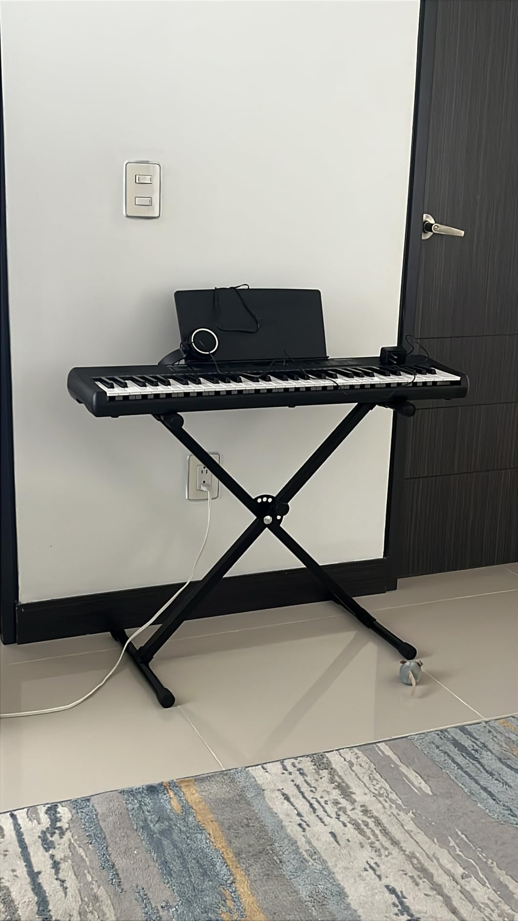 Alesis Melody 61 MK4 61-Key Piano Keyboard Bundle customer photo 1