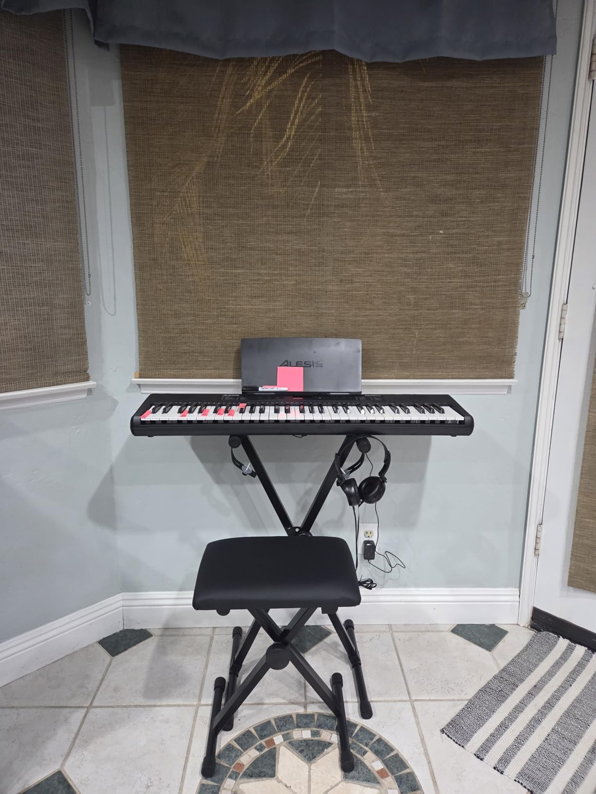 Alesis Melody 61 MK4 61-Key Piano Keyboard Bundle customer photo 2