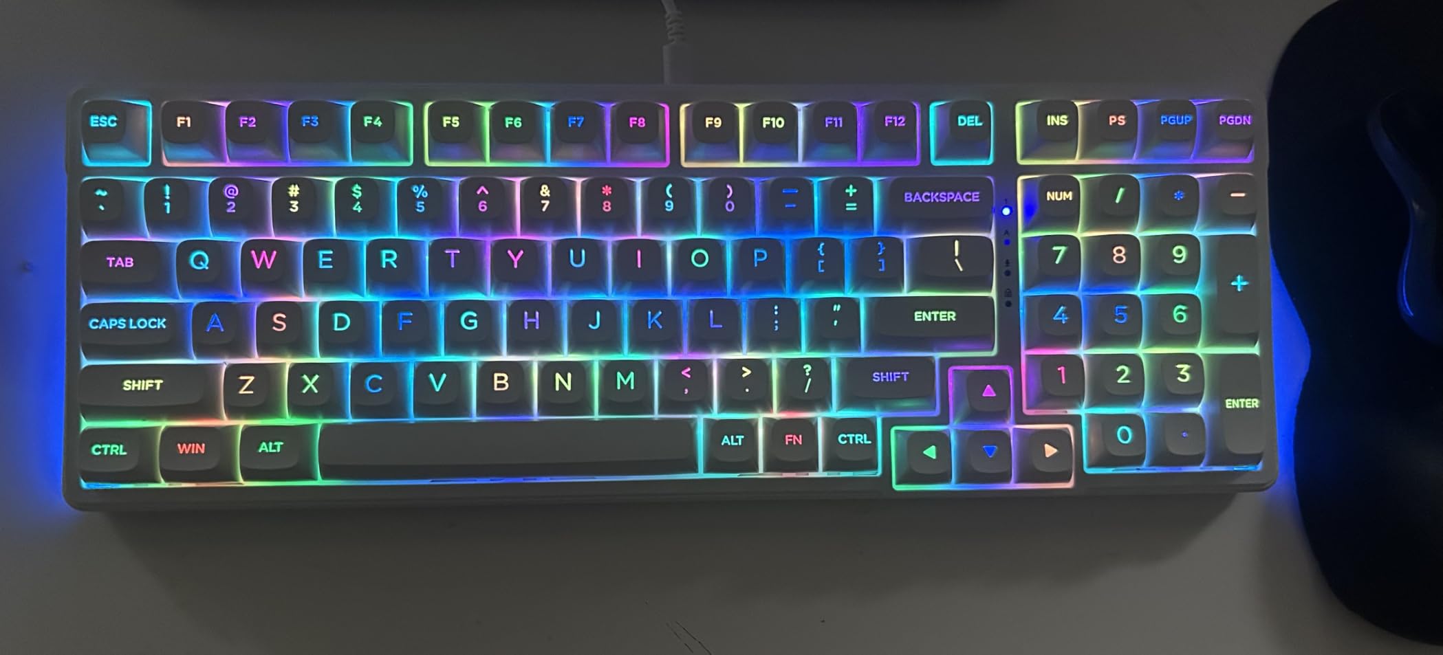 HUO JI E-Yooso Creamy Mechanical Keyboard Wired, RGB Backlit, White customer photo 2