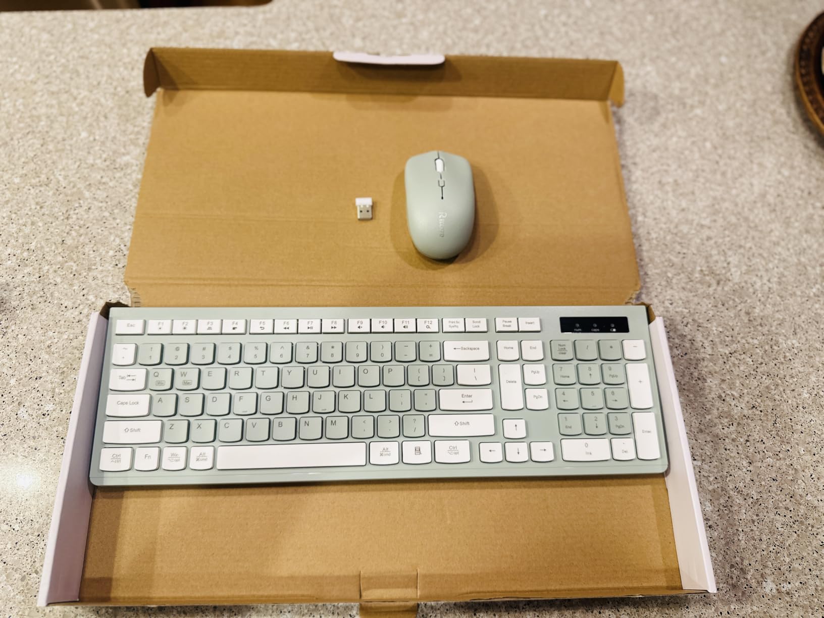 Wireless Keyboard and Mouse Combo Silent for Office and Home(Avocado Green) customer photo 1