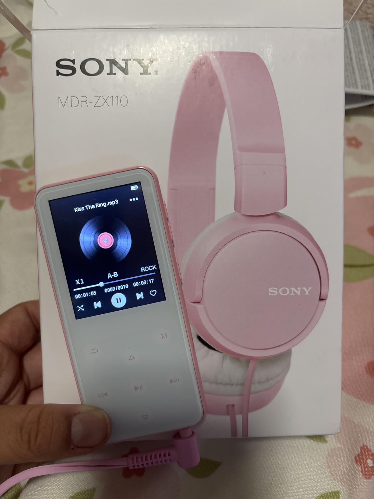 AGPTEK 64GB MP3 Player with Bluetooth, M3 2.4'' Player with Speaker customer photo 2