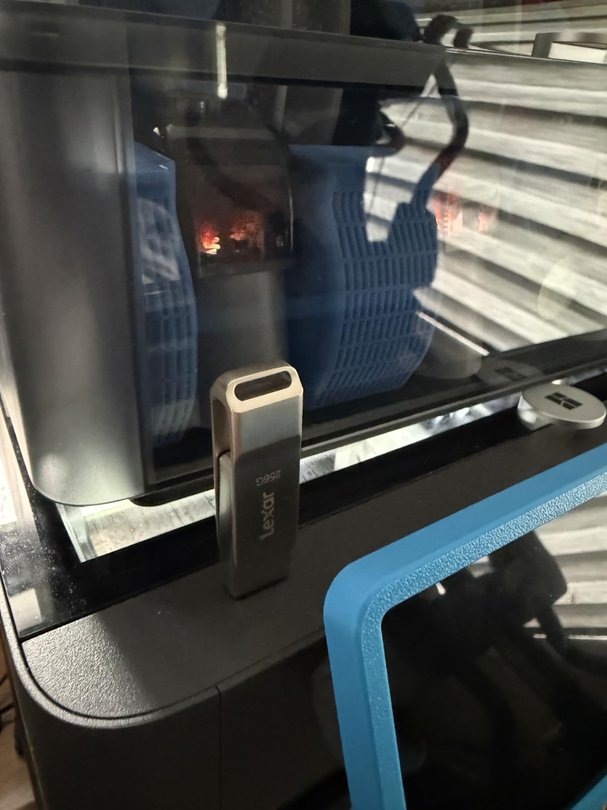 Lexar D40E 256GB Dual USB 3.2 Gen 1 Type-C Jump Drive, Champagne Silver customer photo 1