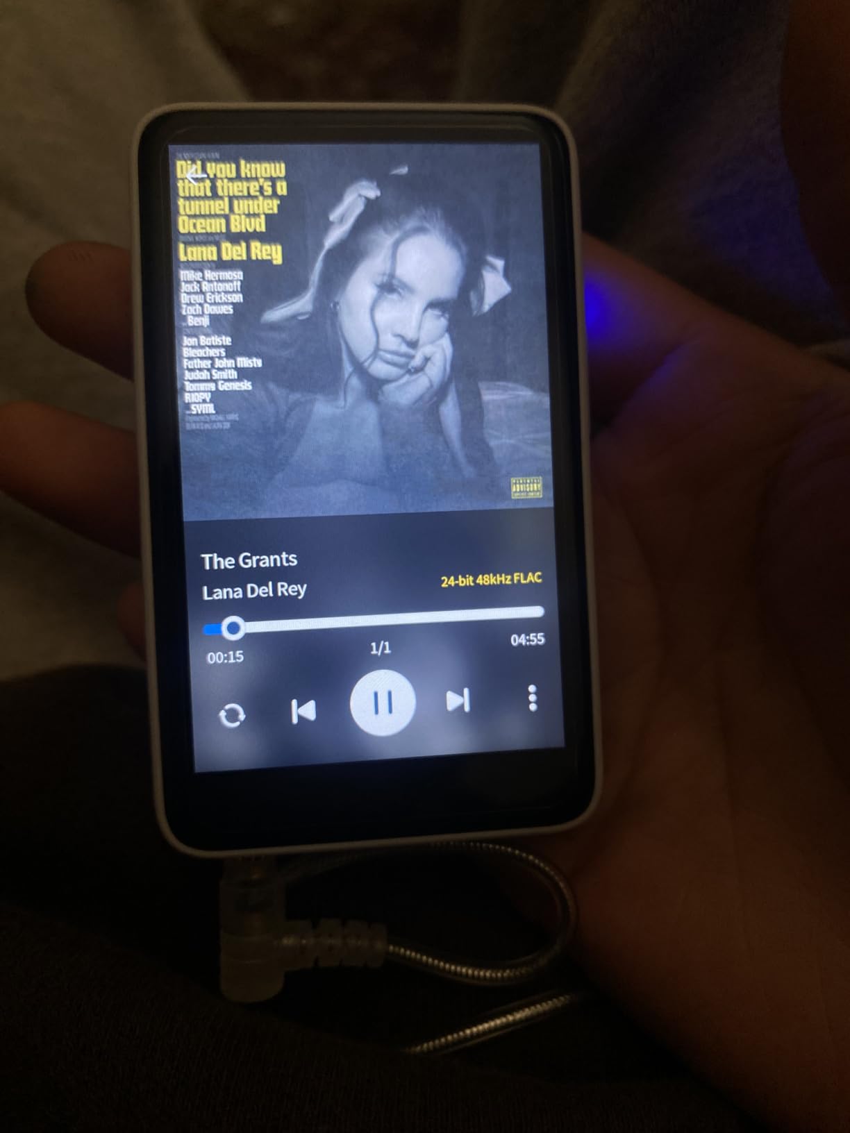 HiBy R1 HiFi MP3 Player with Bluetooth 5.1 Tidal Qobuz DSD 256 Native Lossless Music Player with Touchscreen/Hi Res Audio Certified/MSEB Tuning/2TB Expanded Memory customer photo 2
