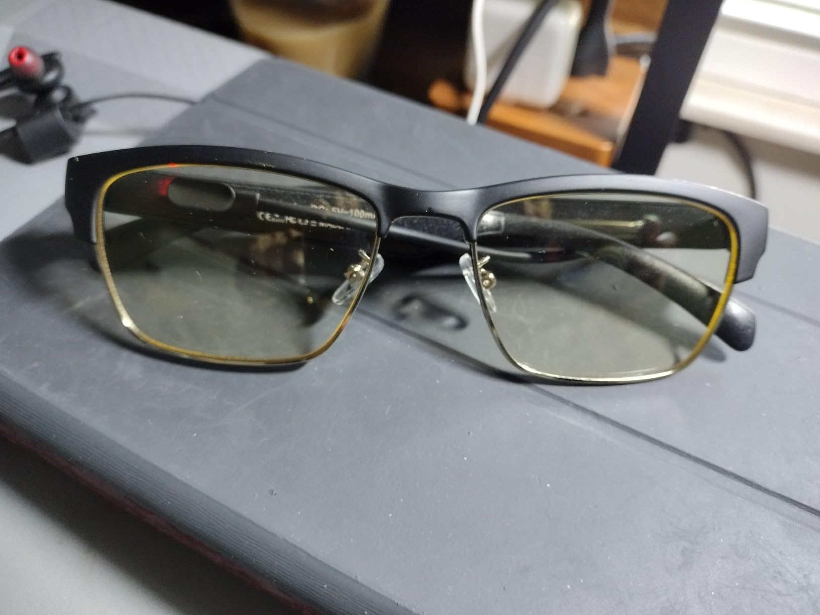 Bluetooth Audio Smart Glasses, Blue Light Glasses for Women Men, Remote Shooting, Open Ear Sound Mic & Speakers, Magnetic Charging, Color-Changing Polarized Sunglasses Lenses, Voice Assistant(GS06S) customer photo 2