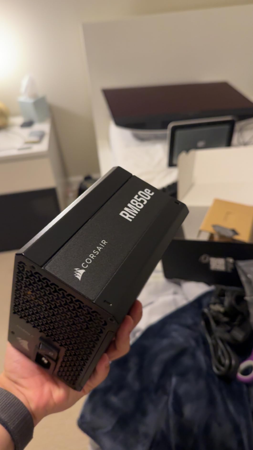 CORSAIR RM850e (2025) ATX 3.1 PCIe 5.1 Ready 850W Power Supply – Black customer photo 1