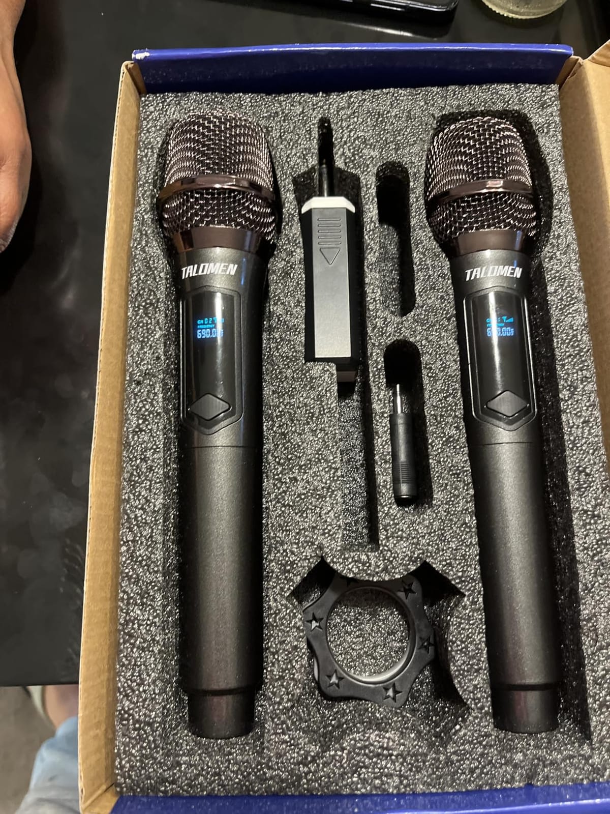 talomen Wireless Microphones, Professional Dual Karaoke Microphone for Singing, Handheld Cordless Dynamic Mic System with Rechargeable Receiver(160 Ft) for Wedding, DJ, Speech, Church, Party, K602-BW customer photo 2