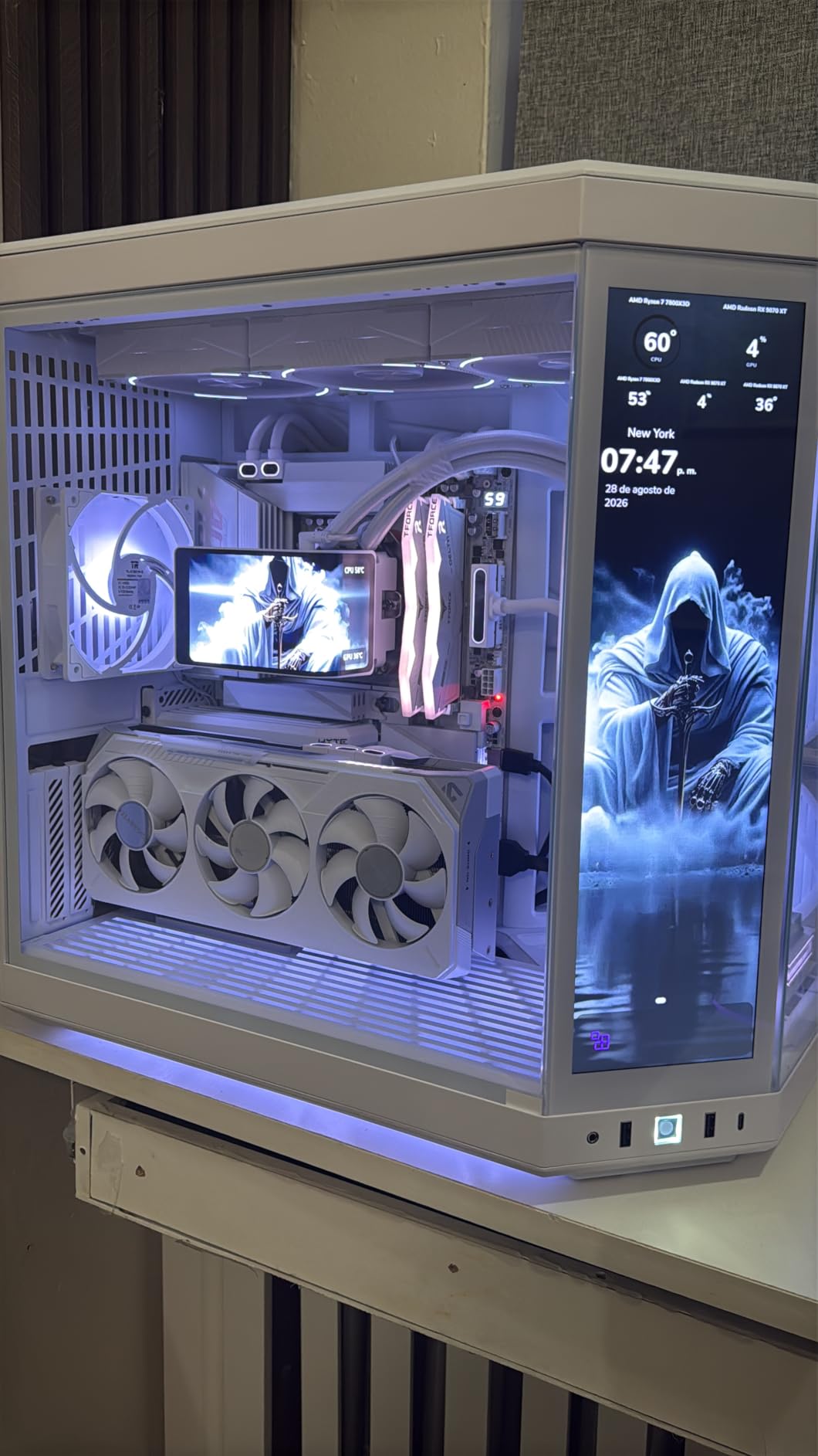 GIGABYTE Radeon RX 9070 XT Gaming OC 16G Graphics Card, PCIe 5.0, 16GB GDDR6, GV-R9070XTGAMING OC-16GD Video Card customer photo 2