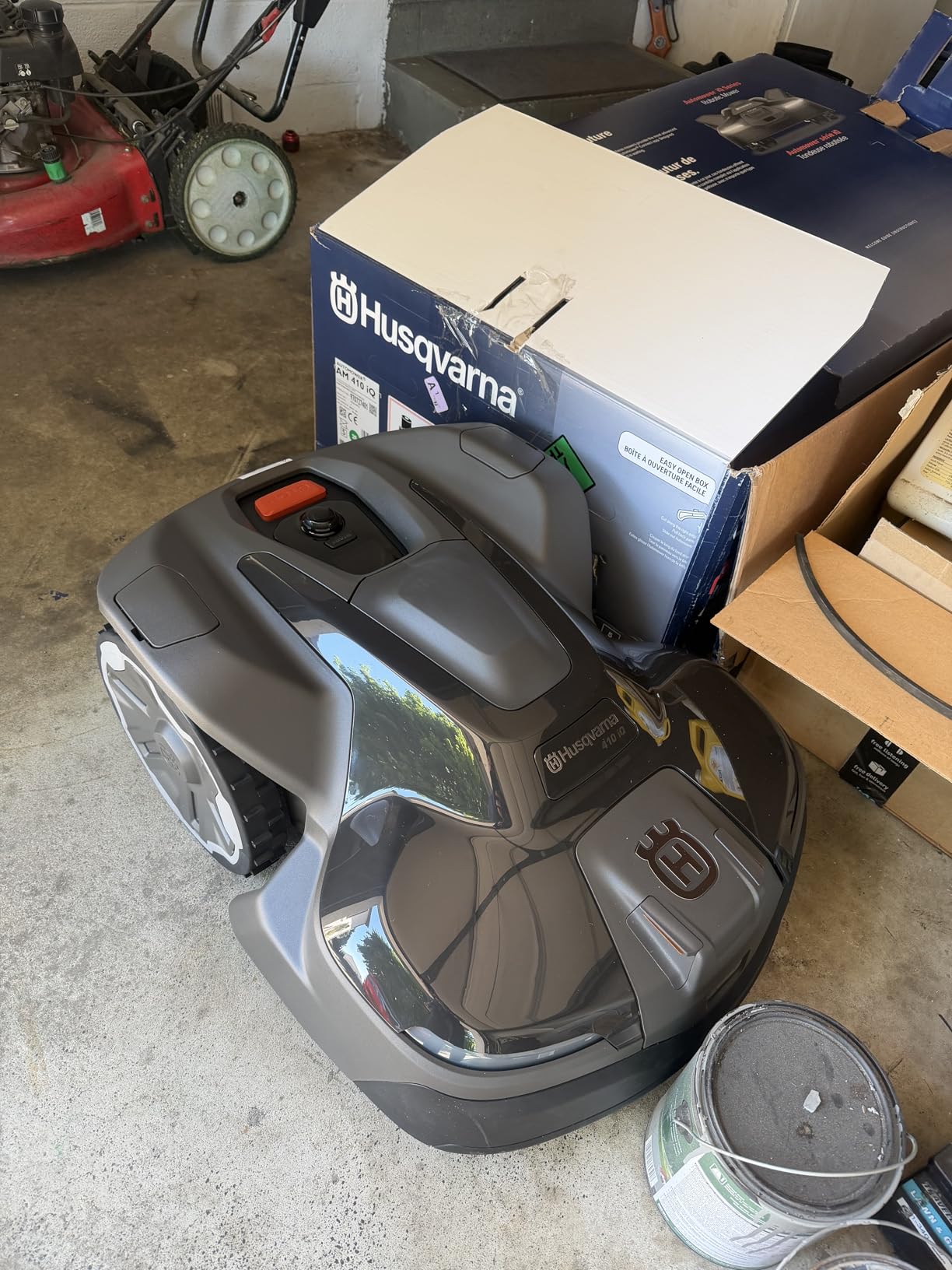 Husqvarna 410iQ ½ Acre Wire-Free, 45% Slope, app Based, Robot Lawn Mower customer photo 2