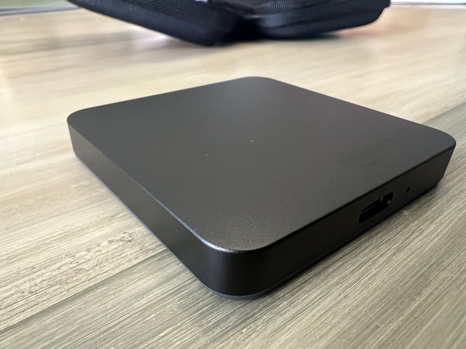 Amazon Basics Portable External SSD, 2TB, 2000MB/s Speeds, USB 3.2 Gen 2, IP65 Water & Dust Resistant, Black customer photo 1