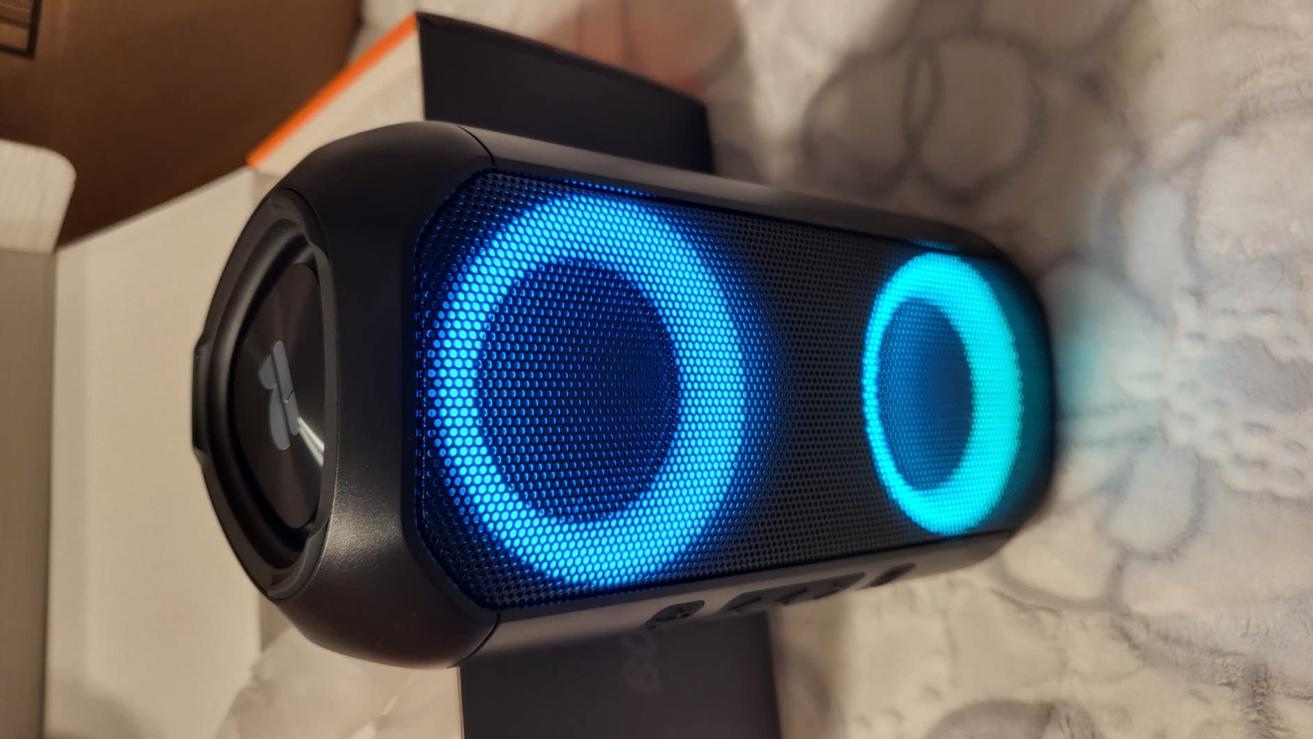 Rythflo Wearable Bluetooth 5.3 Speaker, 30H Battery, IPX7 Waterproof customer photo 1