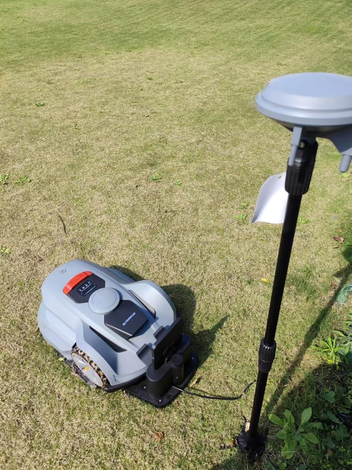 Sunseeker X3 Plus Robot Lawn Mower, RTK, Vision AI, 0.3 Acre, Wire-Free customer photo 1