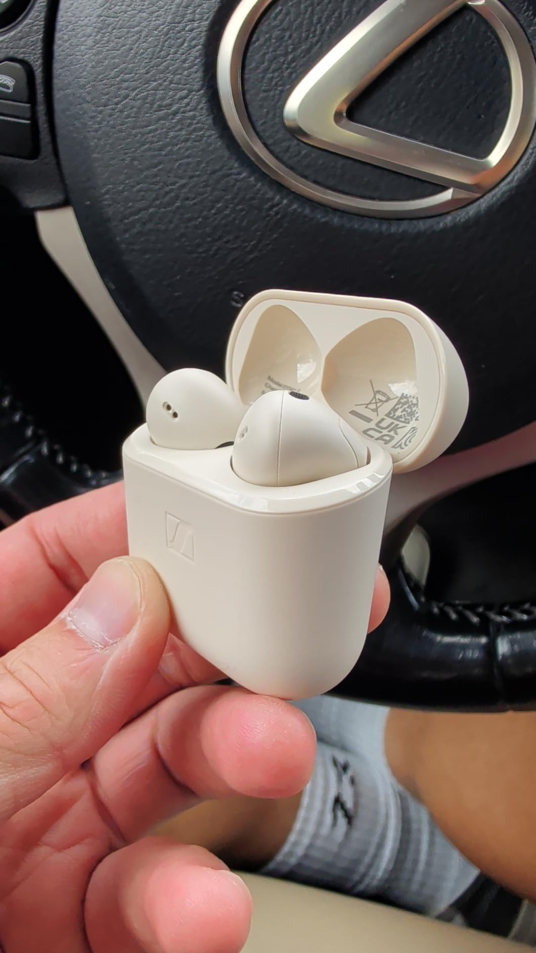 Sennheiser ACCENTUM Open Wireless Earbuds - Open Ear Buds Design, Dynamic Sound & Bluetooth 5.3, IPX4 Splash Protection, 28 Hours Battery Life, USB-C Charging Case, Music, Phone Calls, Travel, Black customer photo 1