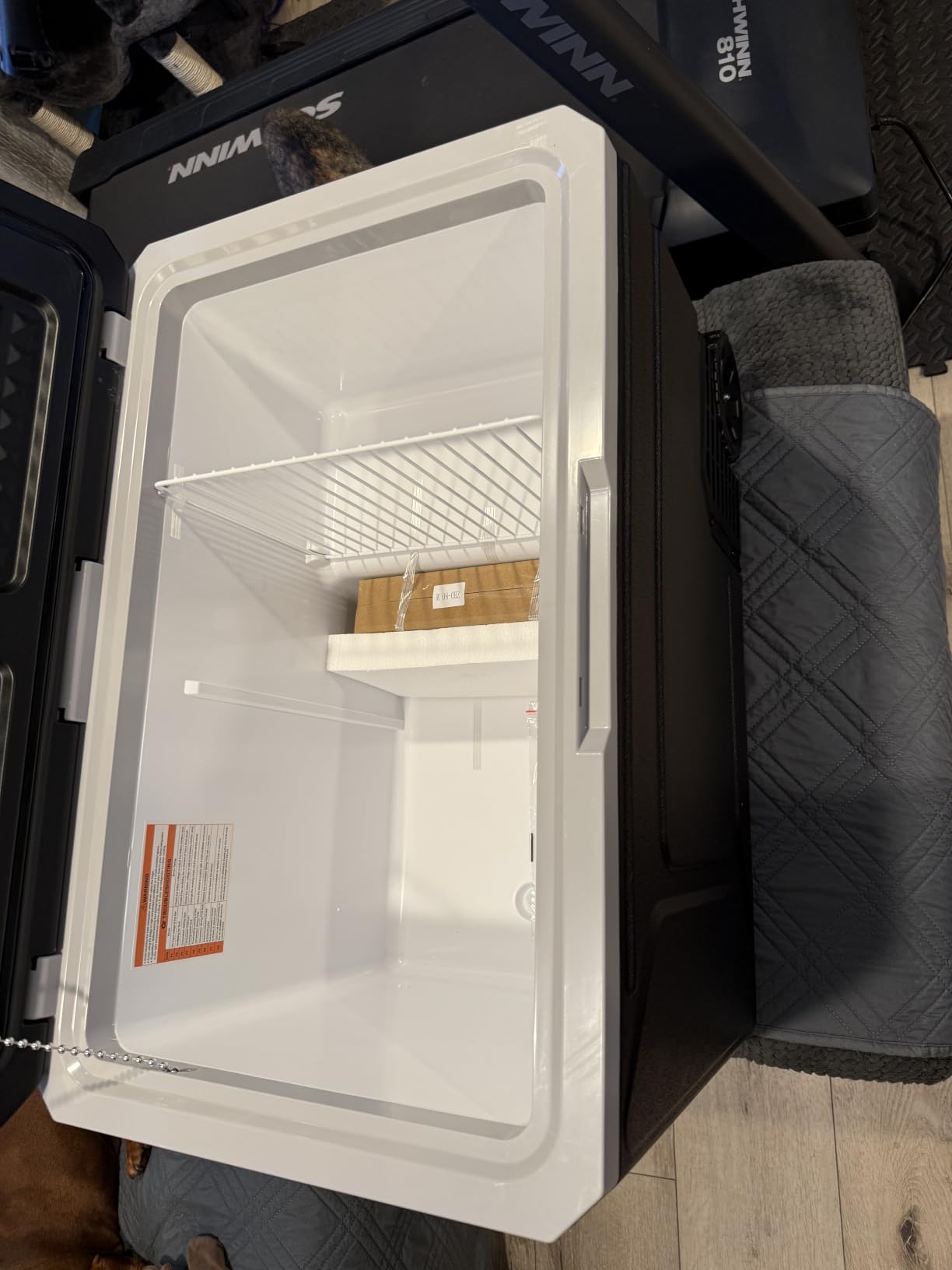 VEVOR 12 Volt Car Refrigerator, 100.4QT/95L Portable Car Fridge Dual Zone customer photo 1