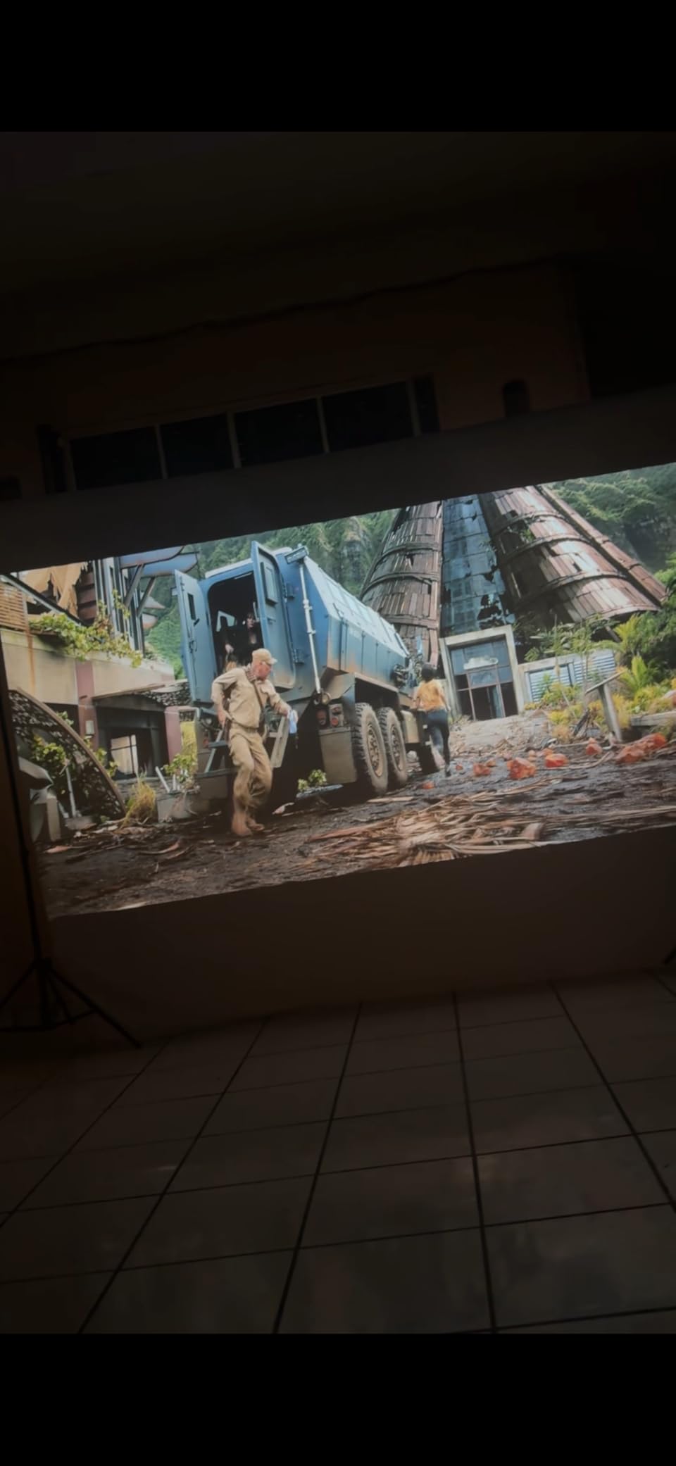 GooDee 4K Smart Projector with 5G WiFi 6 & Bluetooth, ToF AI Auto Focus customer photo 1