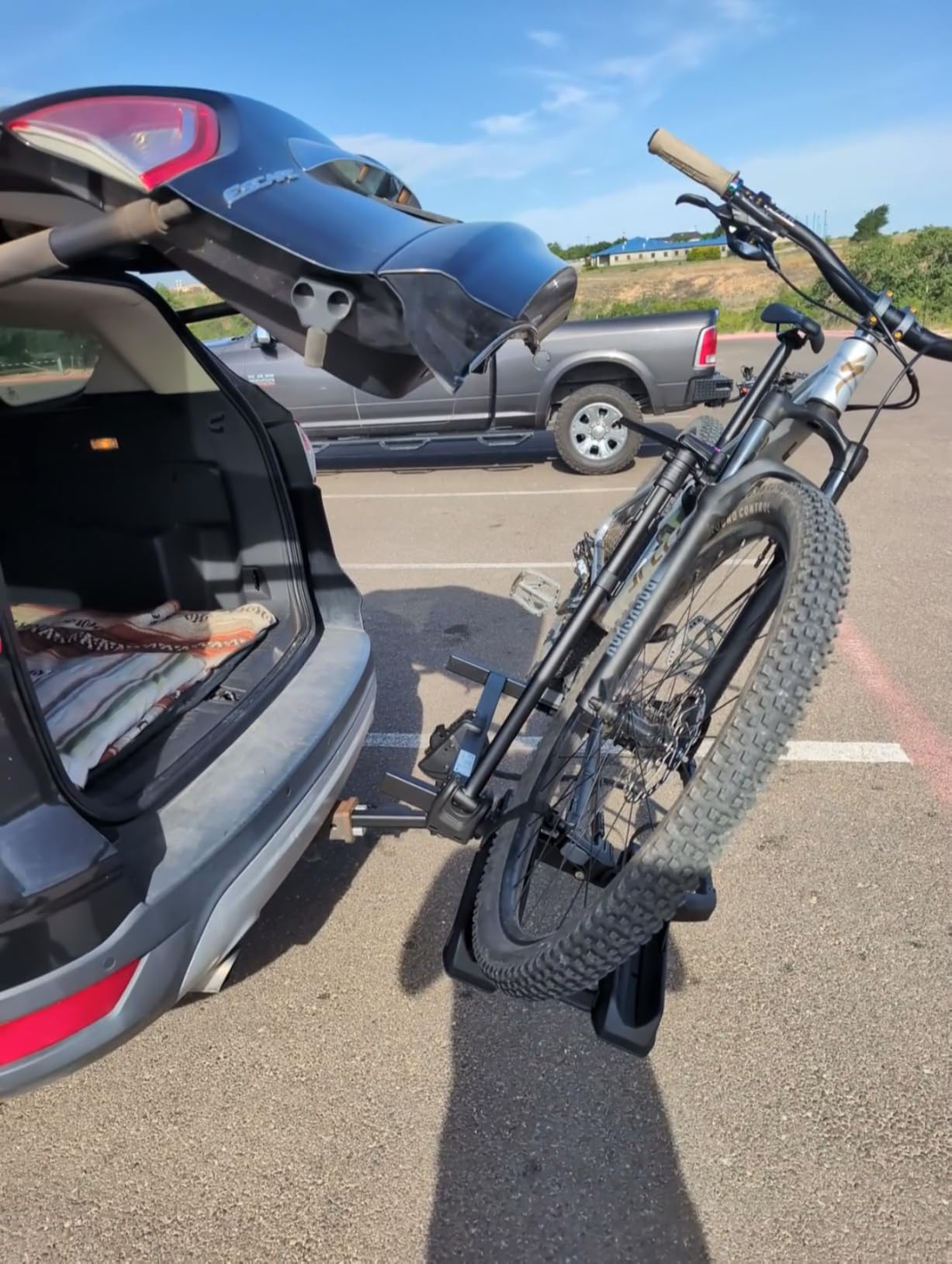 Thule Outpace 2 Bike Hitch Rack, 2