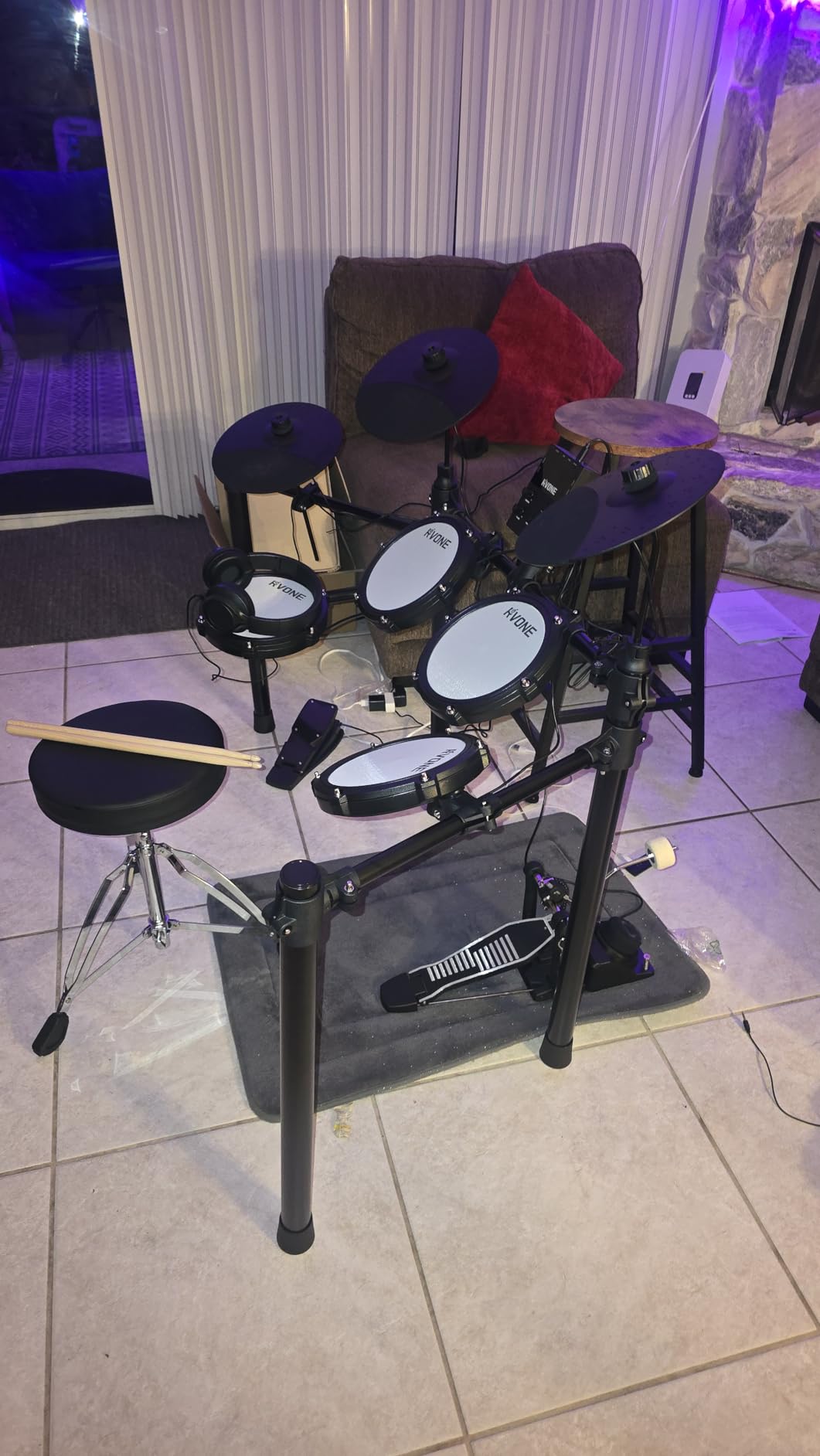 RVONE Electric Drum Set for Beginner with Kick Hammer Pedal,10