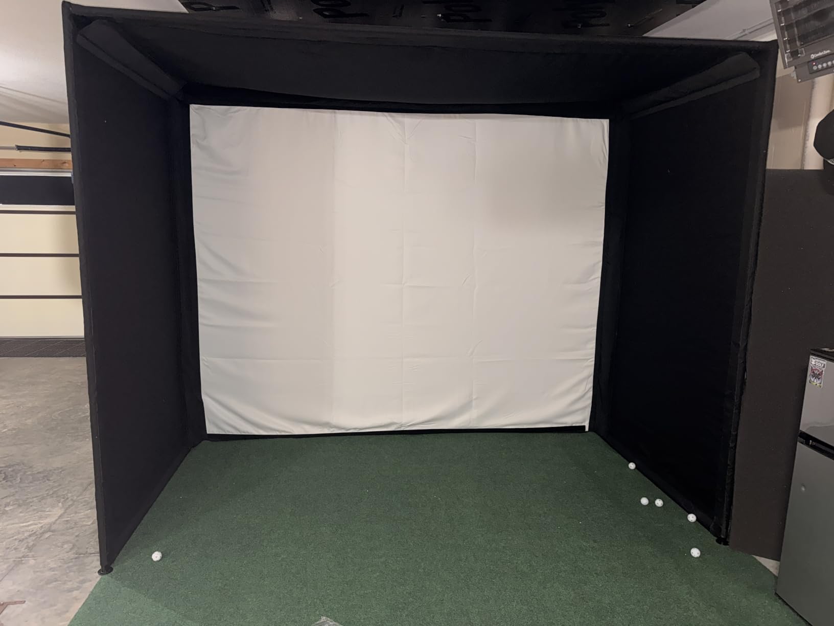 Diandian Golf Simulator Enclosure Kit 10 x 8 ft with 4K-Ready Impact Screen customer photo 1