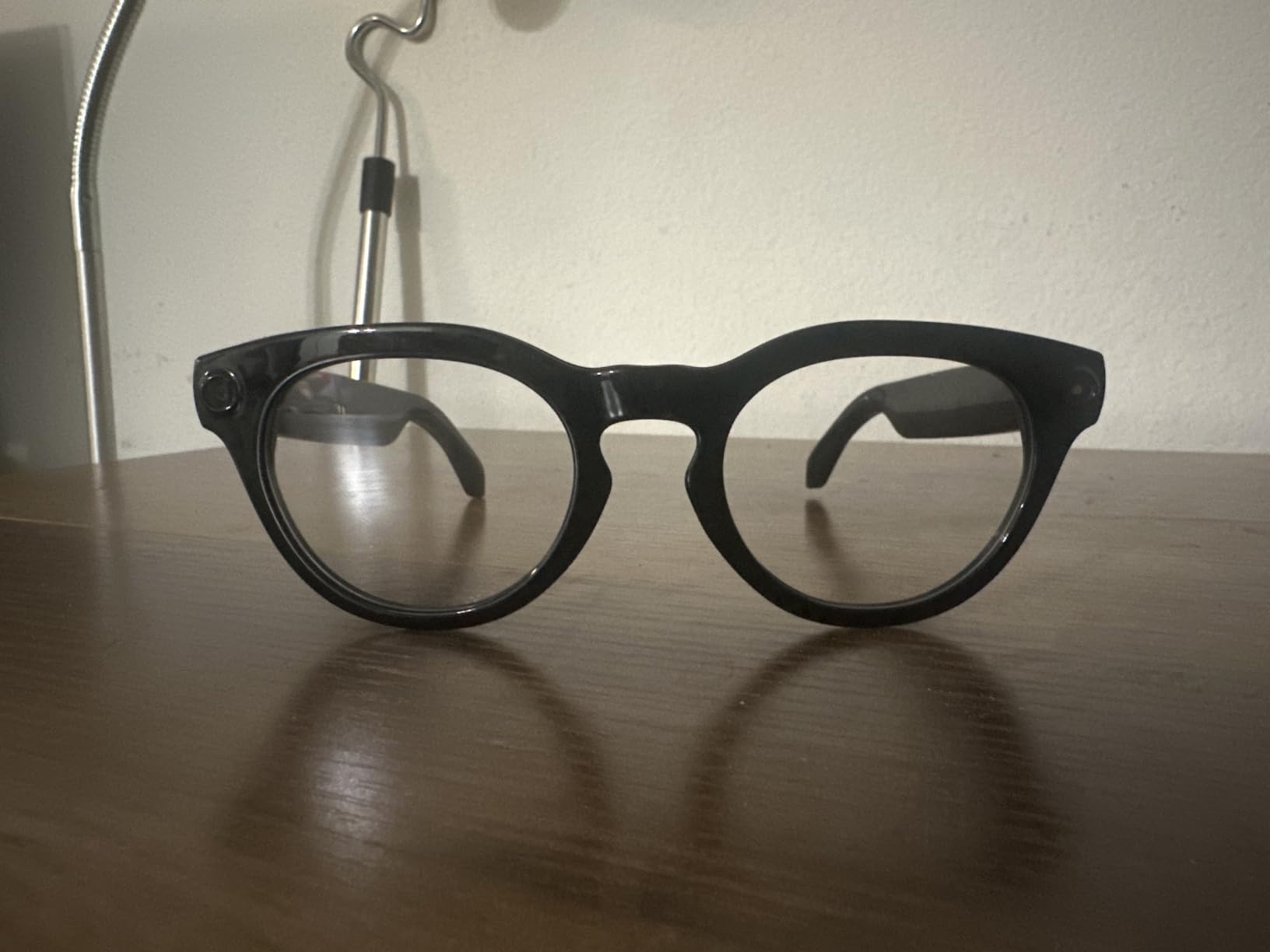 Smart Bluetooth Glasses with Open-Ear Audio & Photochromic Lenses customer photo 1
