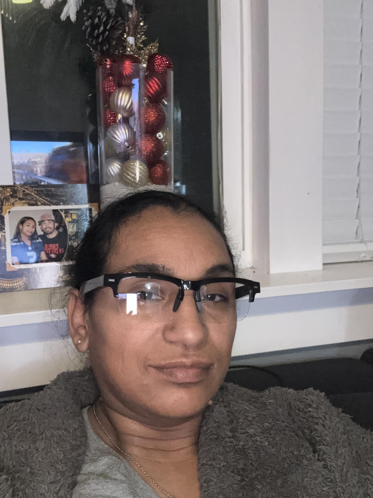 Smart Bluetooth Glasses with Open-Ear Audio & Photochromic Lenses customer photo 2
