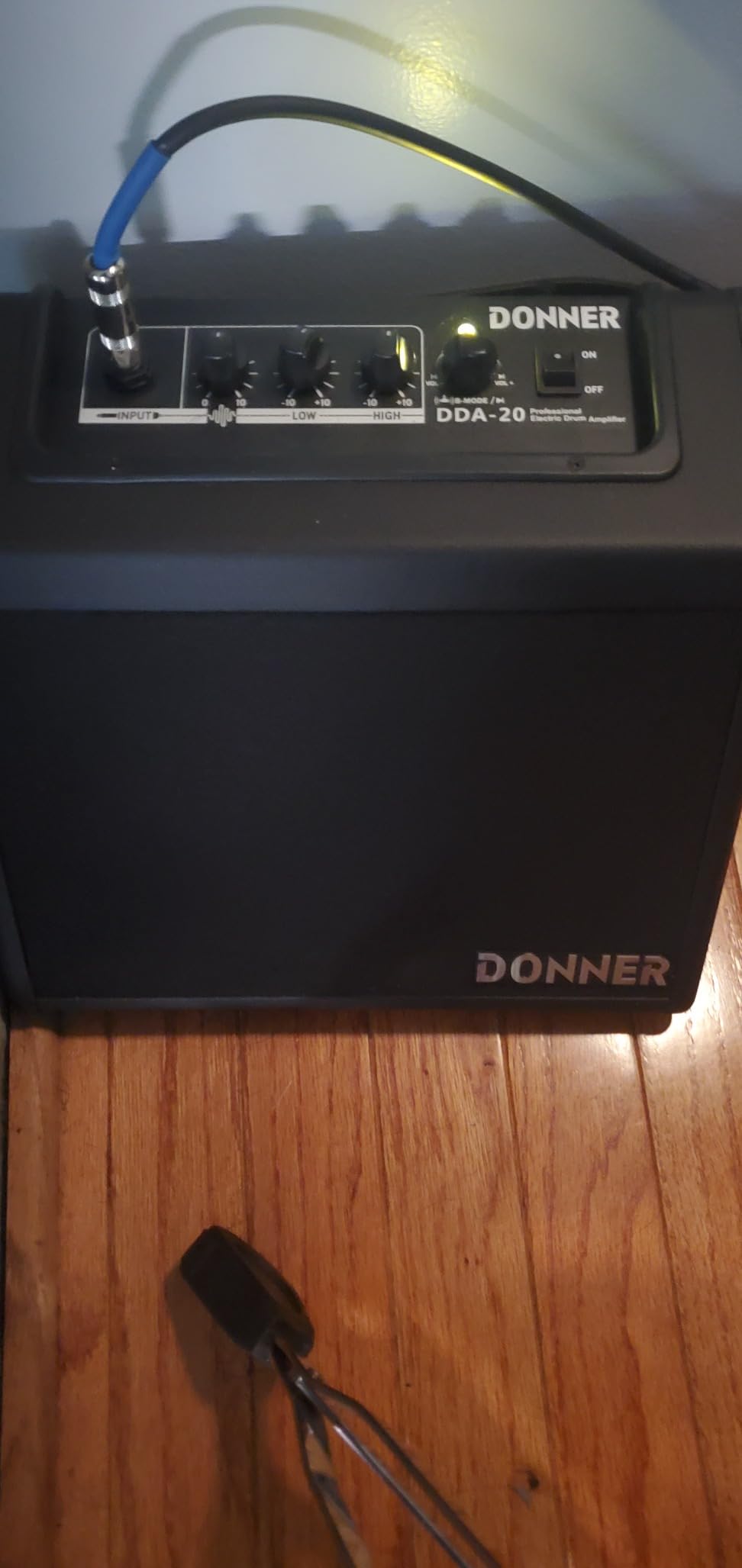 Donner Drum Amplifier 20W, Wireless Electric Drum Speaker Keyboard Amp, Mini DDA-20 Portable for Home Practice (Brown) customer photo 1