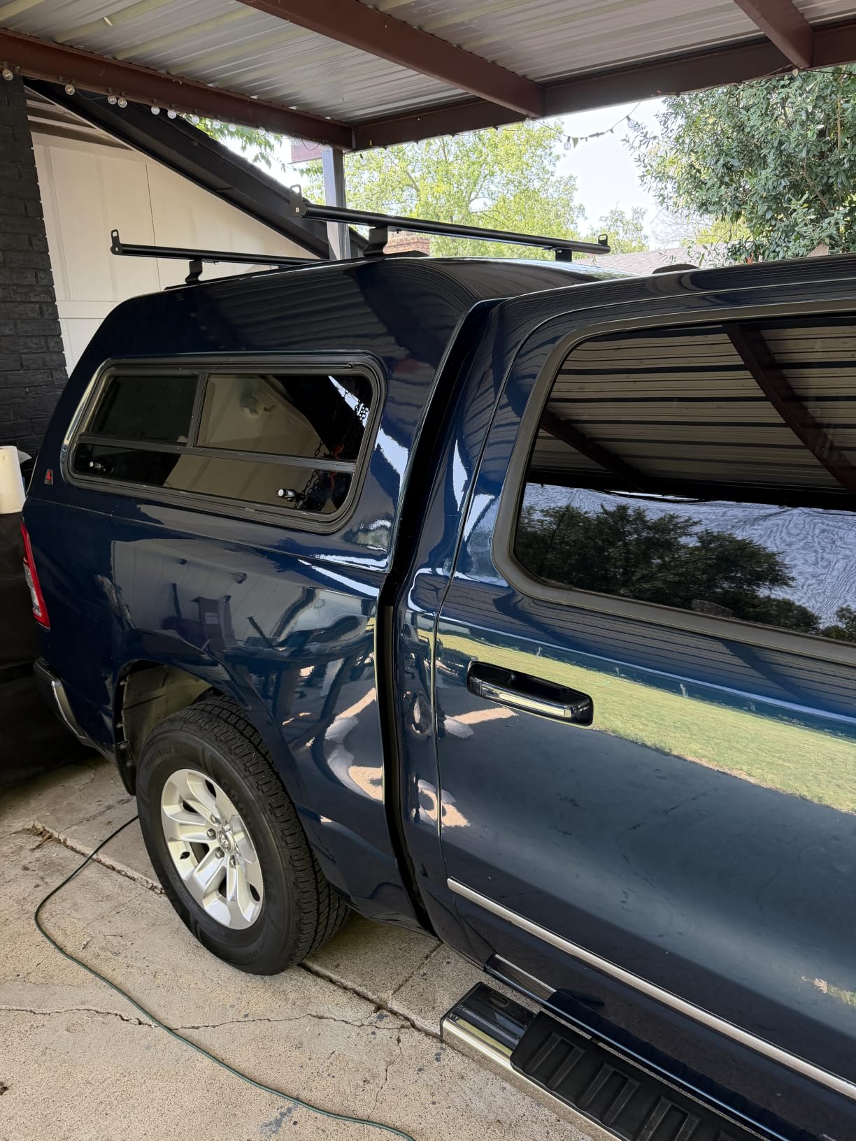 500lbs Universal Roof Ladder Rack 57